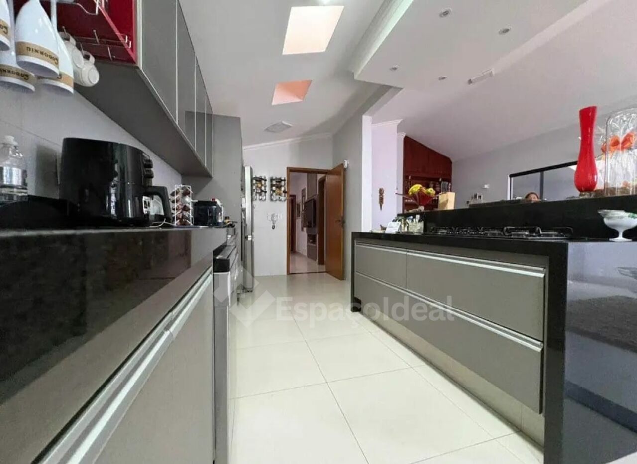 Casa, 3 quartos, 187 m² - Foto 3