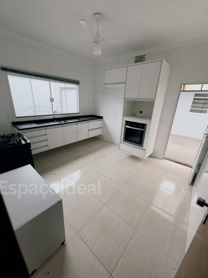 Casa, 3 quartos, 98 m² - Foto 1
