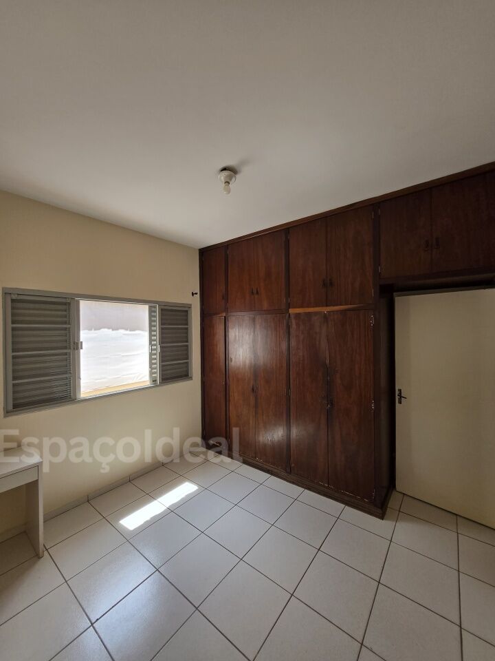 Casa Térrea para Locação - Centro