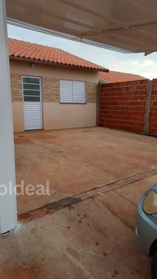Casa à venda com 2 quartos, 160m² - Foto 1