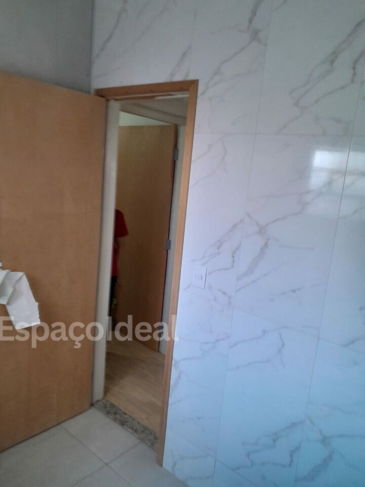 Casa à venda com 2 quartos, 100m² - Foto 4