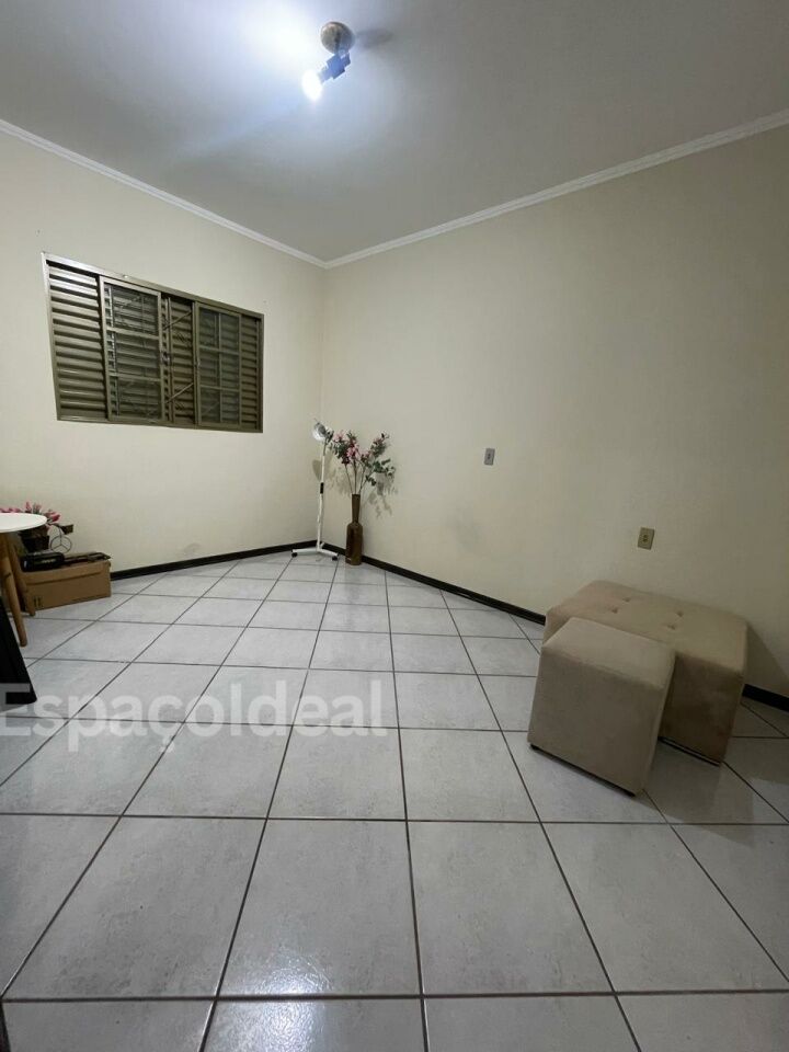 Casa à venda com 3 quartos, 141m² - Foto 4