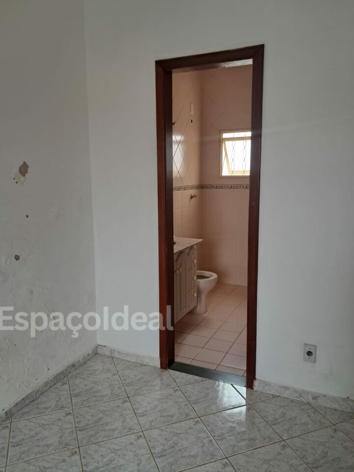 Casa, 3 quartos, 238 m² - Foto 35