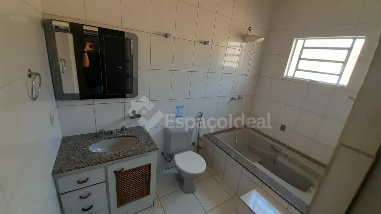 Casa, 4 quartos, 236 m² - Foto 6