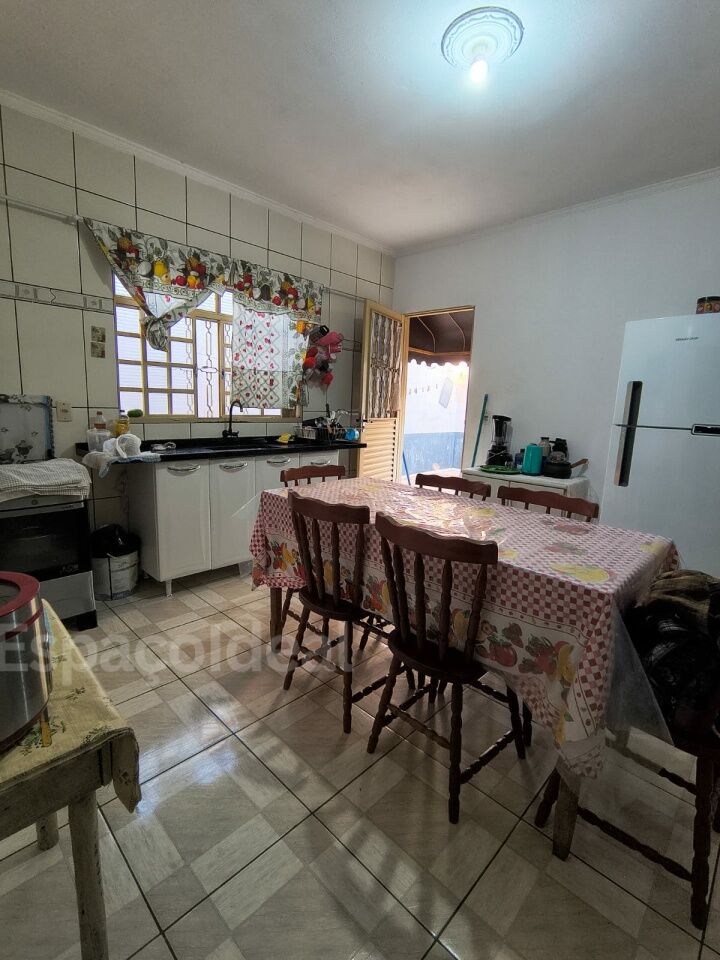 Casa, 3 quartos, 130 m² - Foto 2