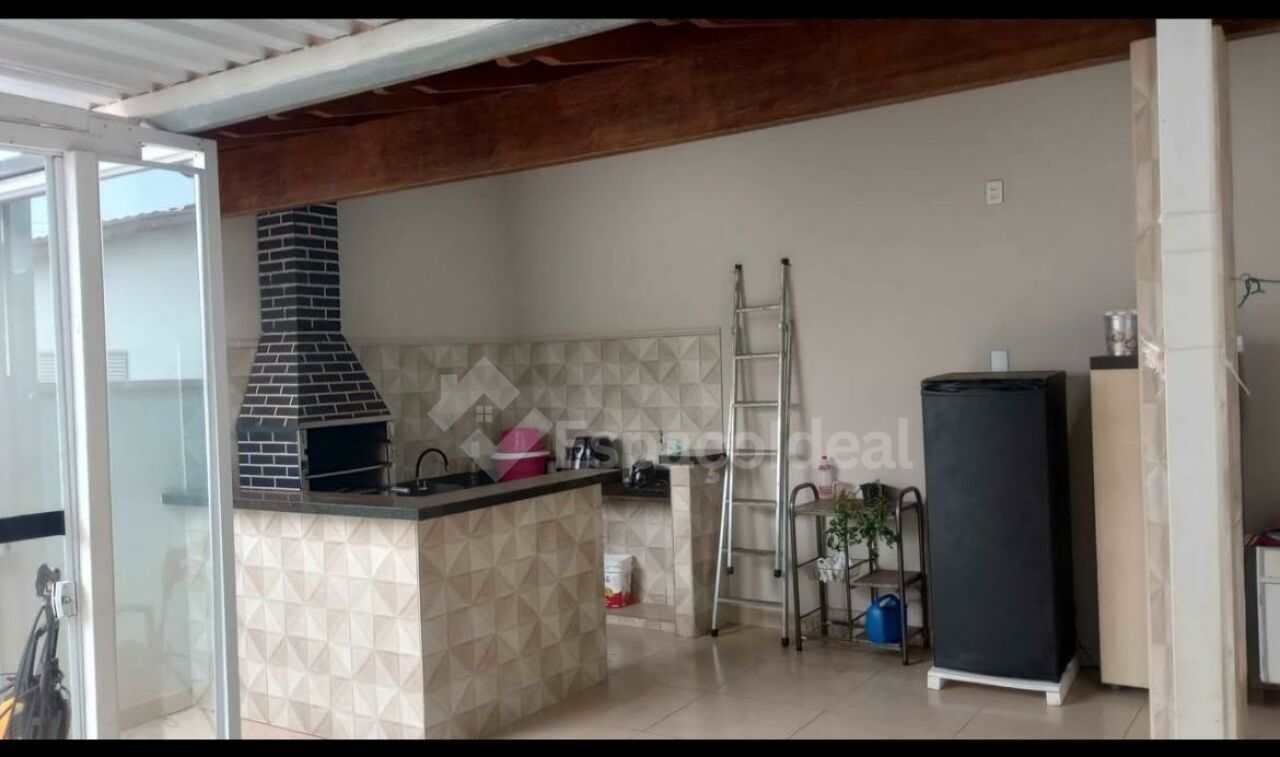 Casa, 3 quartos, 182 m² - Foto 2