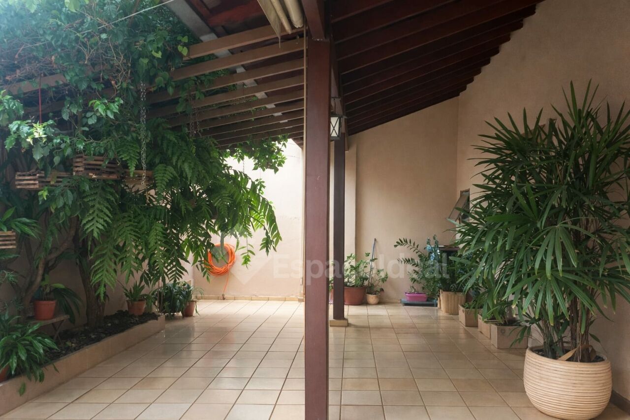 Casa, 2 quartos, 121 m² - Foto 1