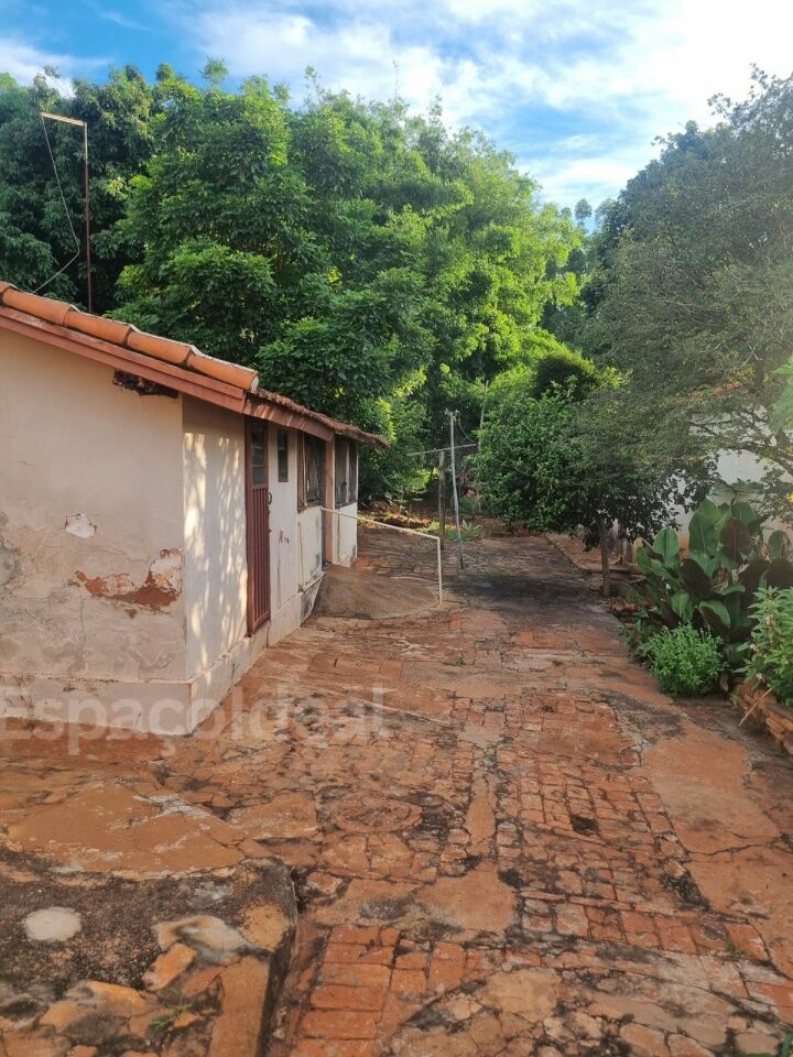Casa Térrea para Venda - Centro