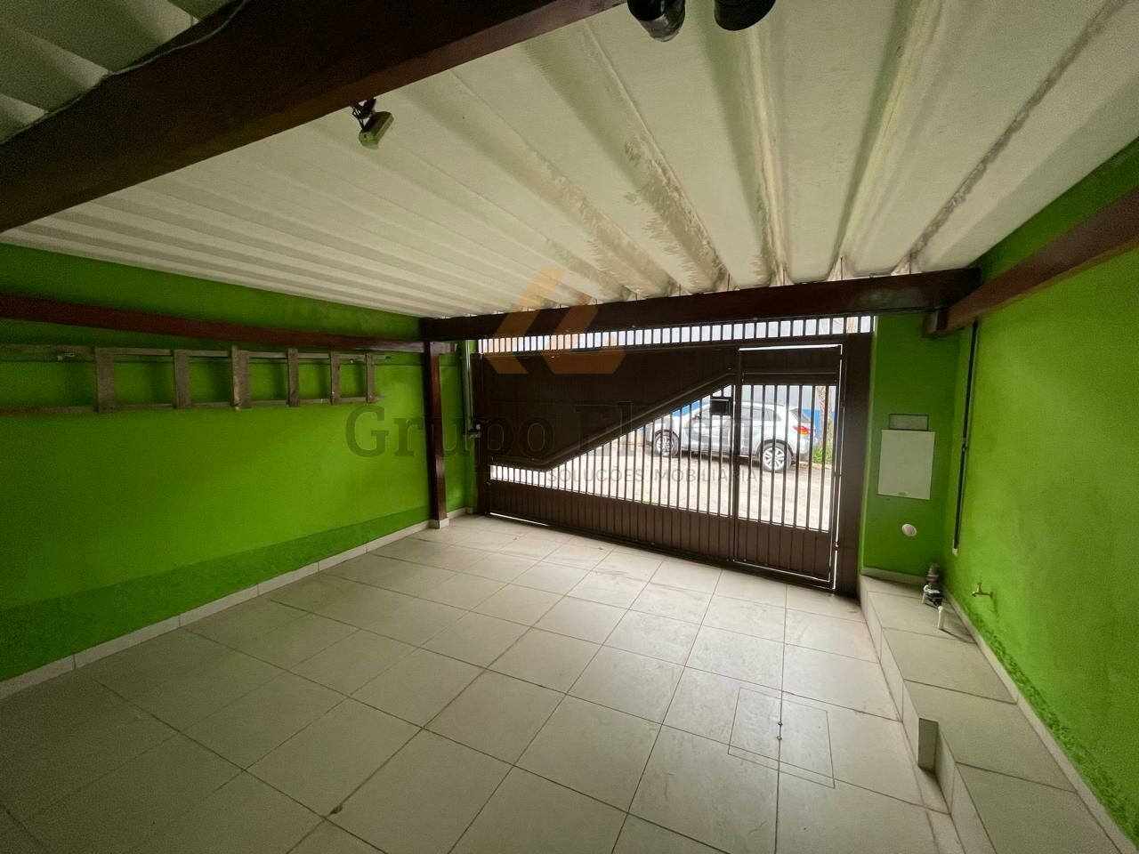 Casa Assobradada para Locação - Vila Santa Maria