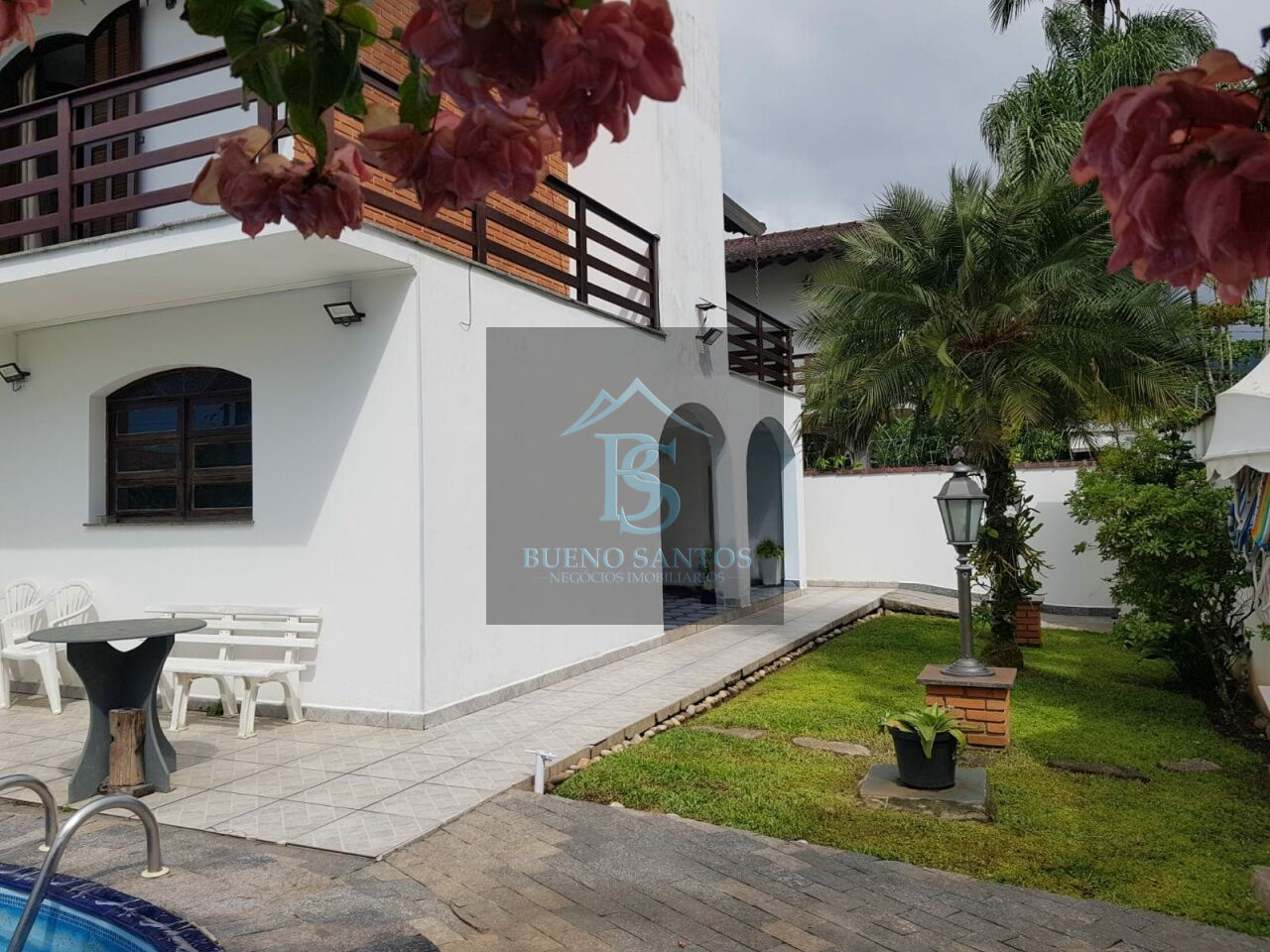 Casa Assobradada para Venda - Flórida