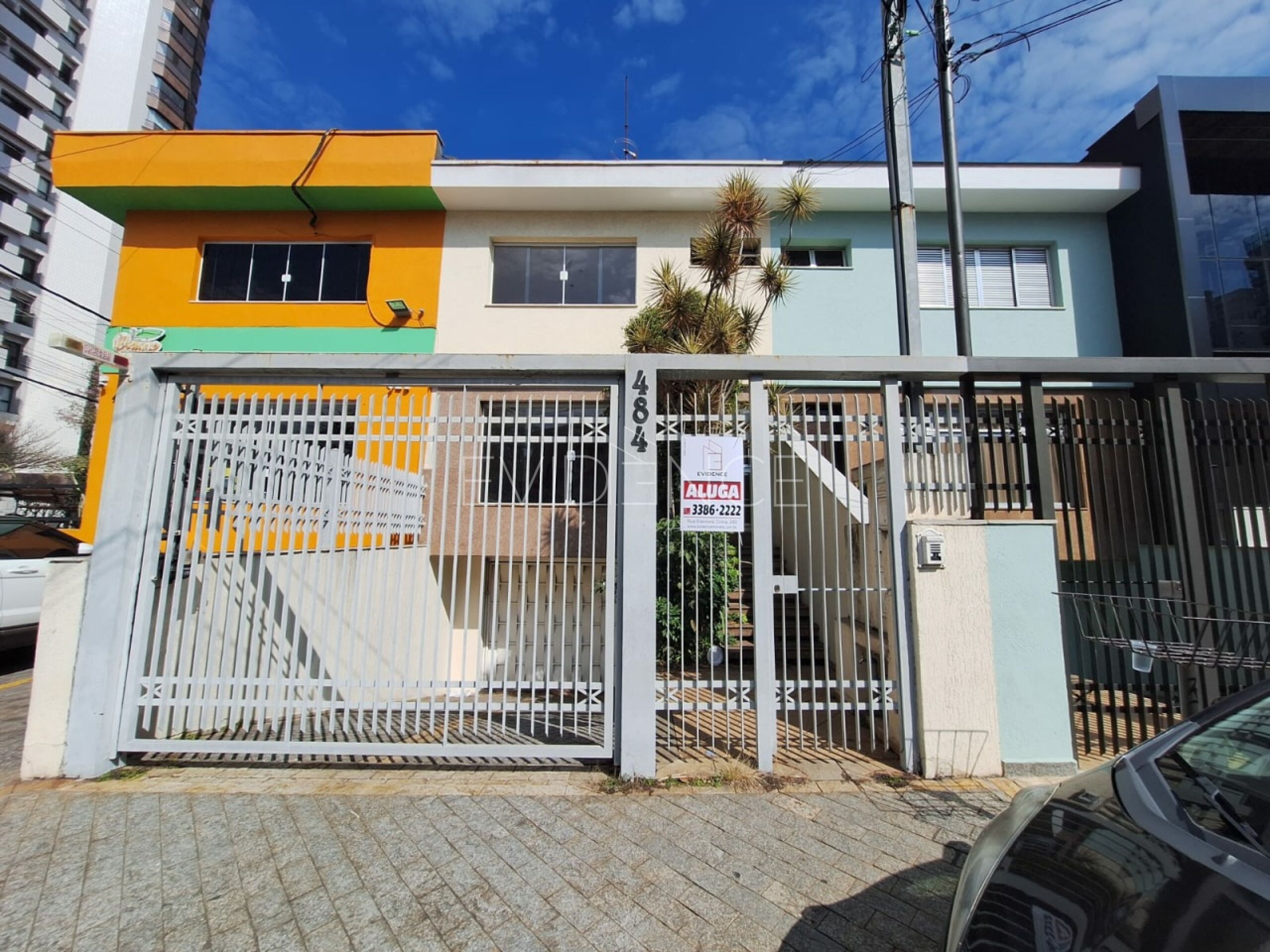 Sobrado Comercial com 170m², 3 dormitórios, 1 suíte, 4 vagas no bairro Jardim Anália Franco em São Paulo