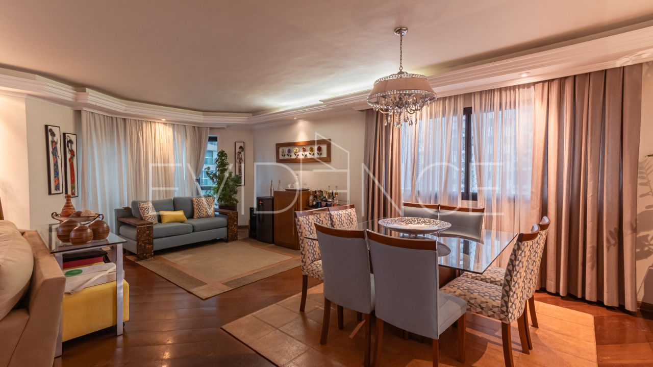 Apartamento com 215m², 3 dormitórios, 3 suítes, 4 vagas no bairro Tatuapé em São Paulo