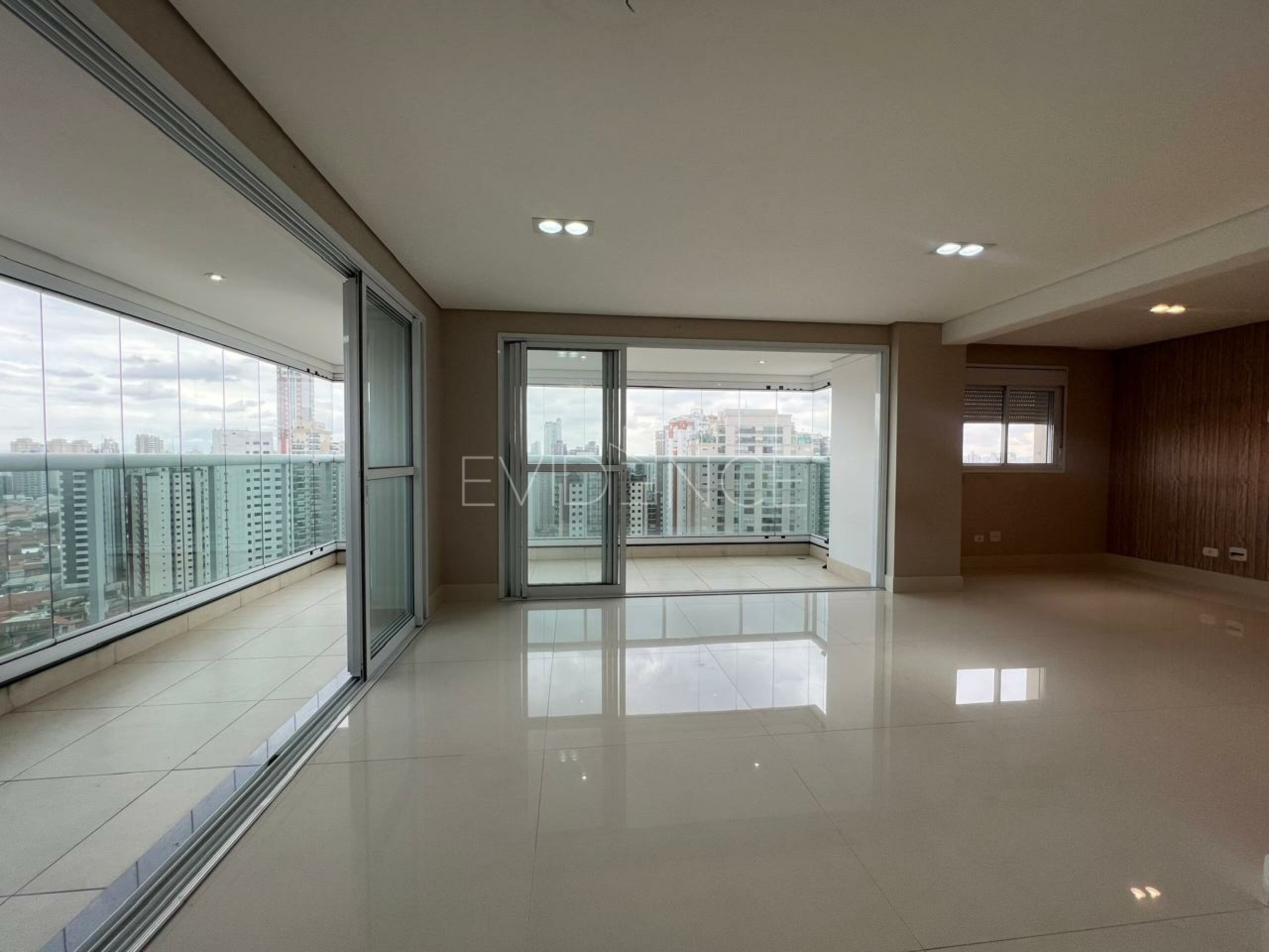 Apartamento com 152m², 3 dormitórios, 3 suítes, 4 vagas no bairro Tatuapé em São Paulo