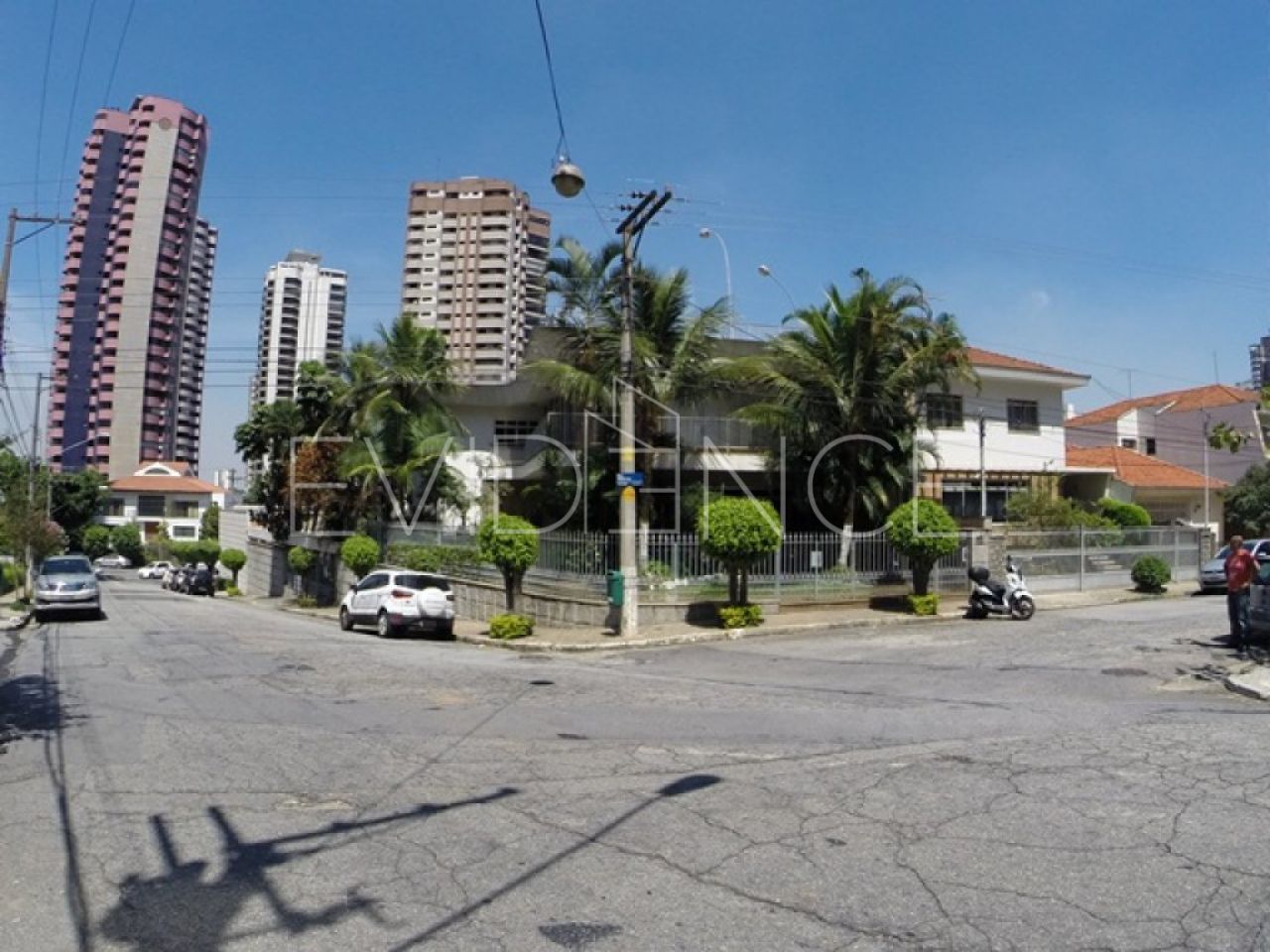 Sobrado Comercial com 350m², 5 dormitórios, 5 suítes, 10 vagas no bairro Jardim Anália Franco em São Paulo