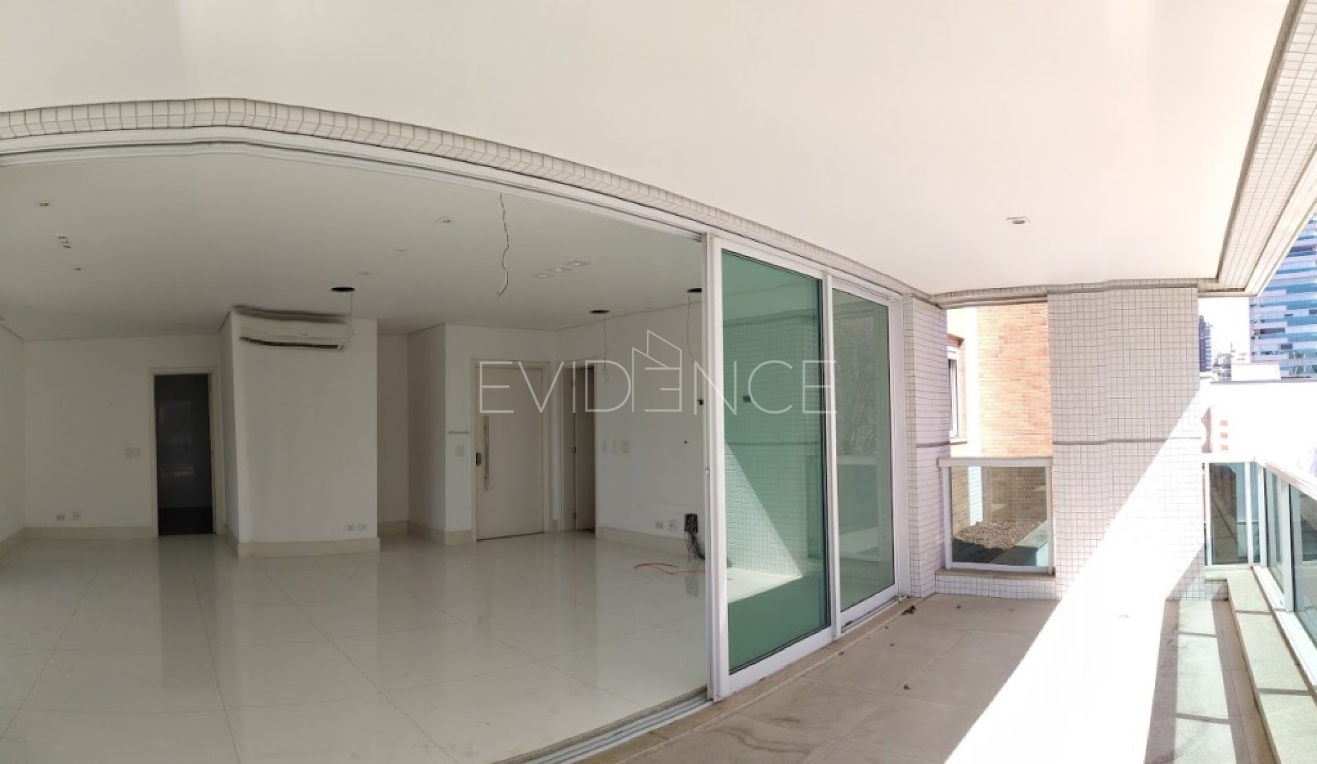 Apartamento com 244m², 4 dormitórios, 2 suítes, 5 vagas no bairro Anália Franco em São Paulo