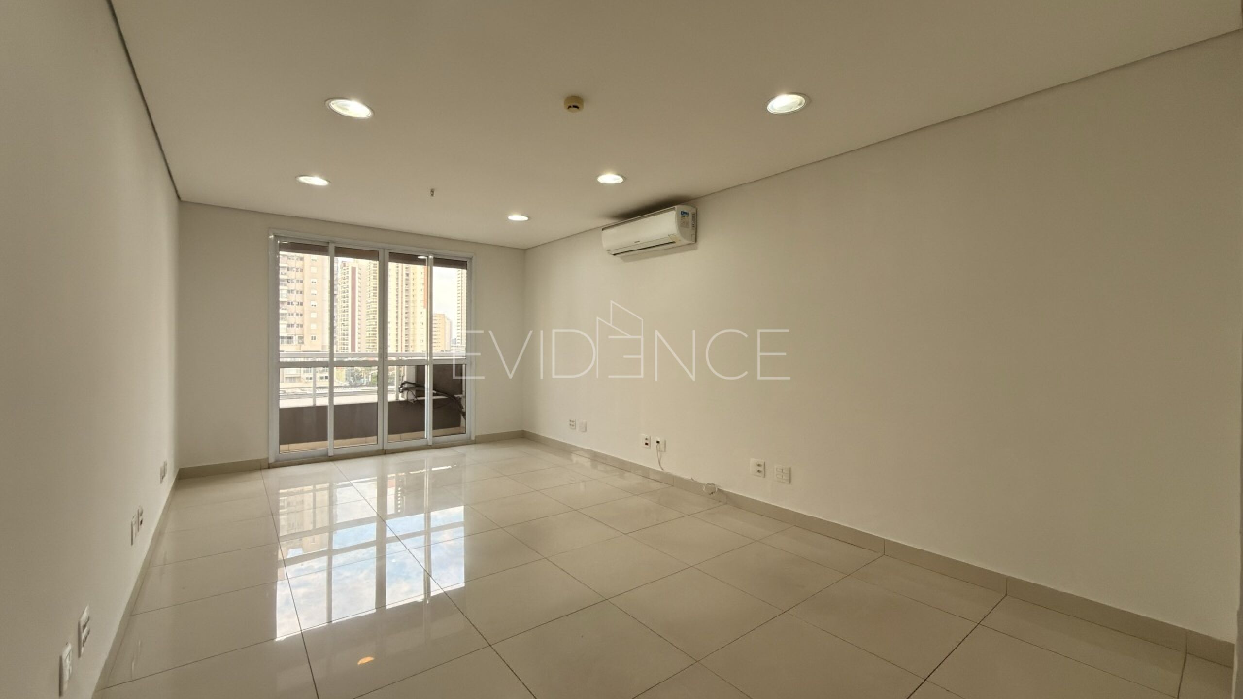 Sala com 32m², 1 vaga no bairro Tatuapé em São Paulo