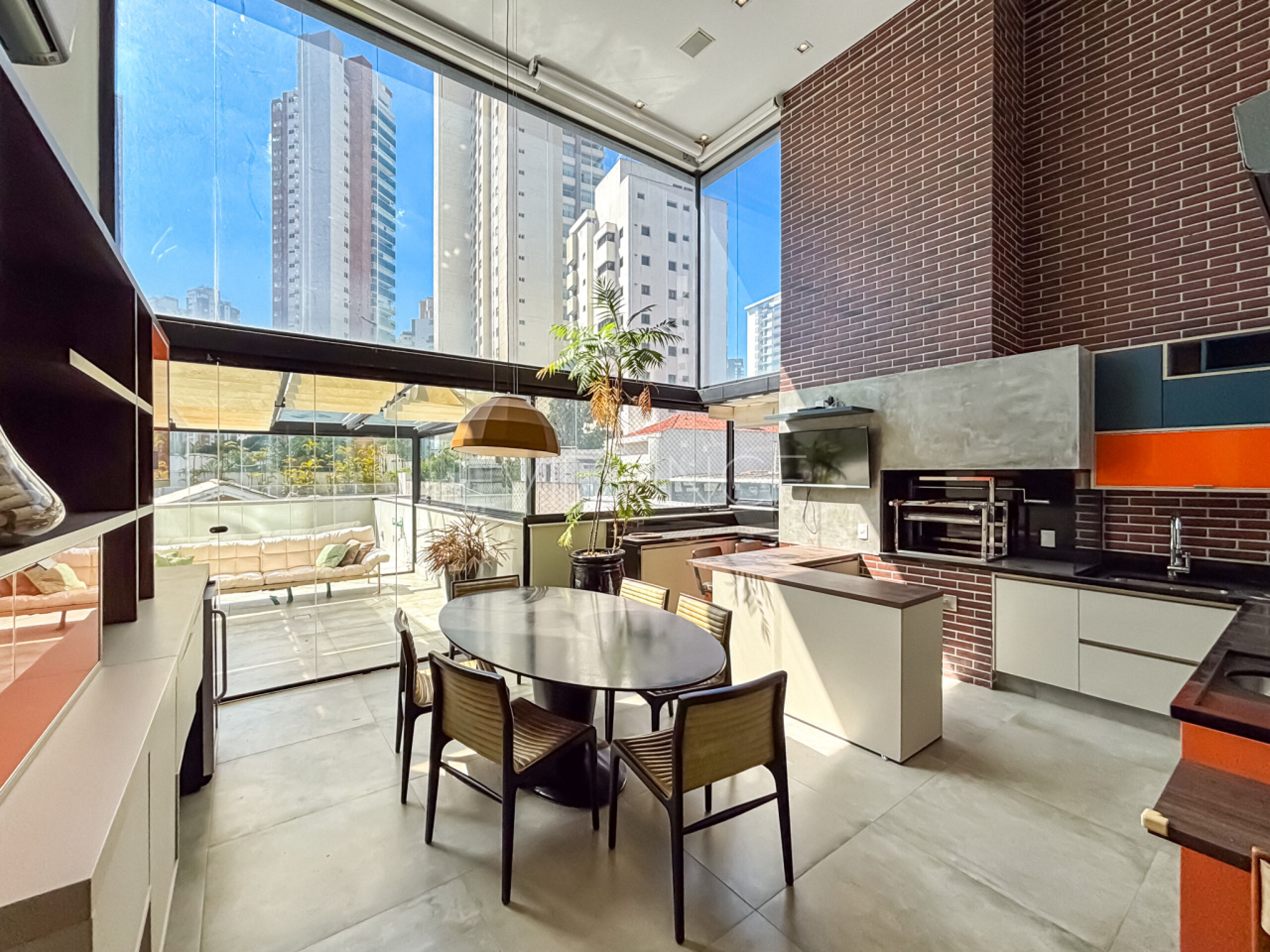 Apartamento com 185m², 2 dormitórios, 2 suítes, 4 vagas no bairro Jardim Anália Franco em São Paulo