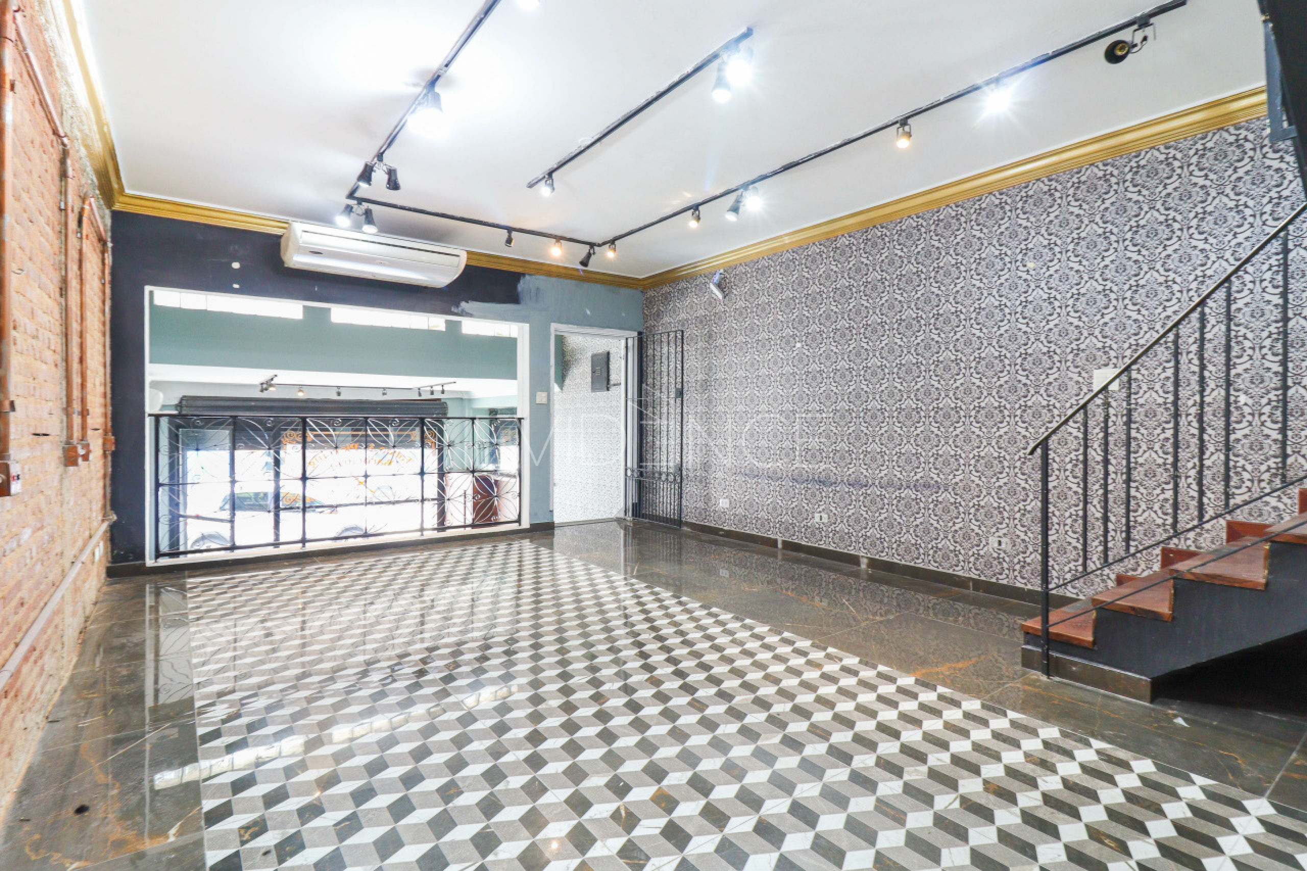 Sobrado Comercial com 184m², 3 dormitórios, 2 vagas no bairro Tatuapé em São Paulo