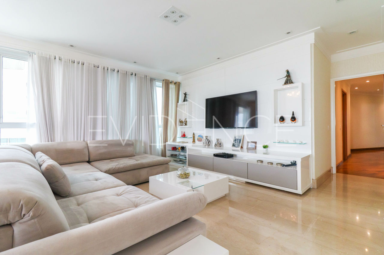 Apartamento com 265m², 4 dormitórios, 3 suítes, 3 vagas no bairro Anália Franco em São Paulo