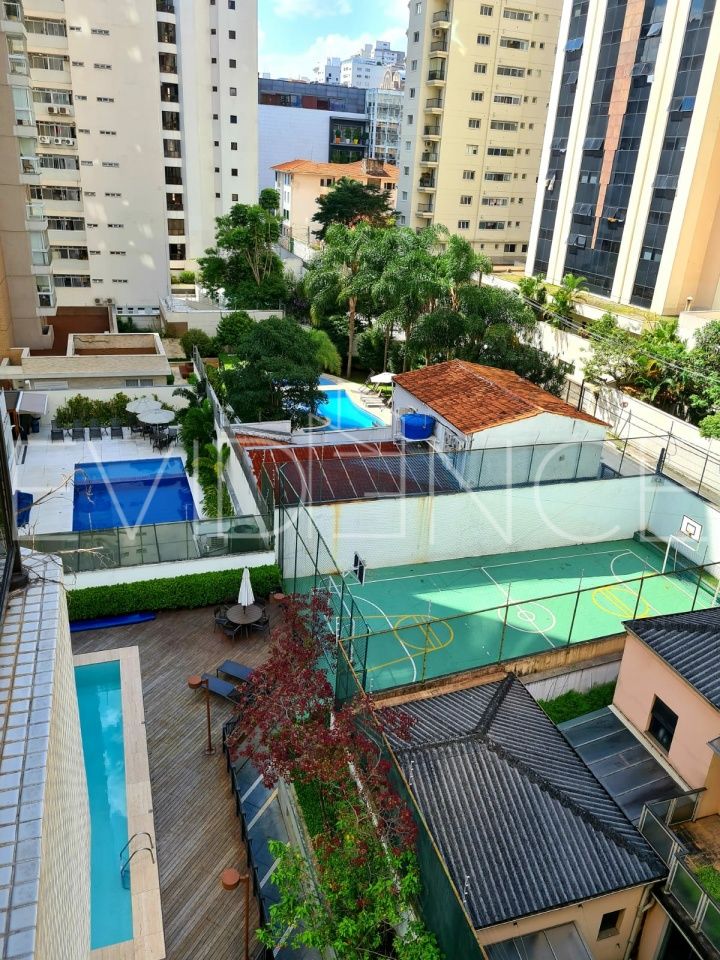 Apartamento com 181m², 3 dormitórios, 1 suíte, 3 vagas no bairro Jardim Paulista em São Paulo