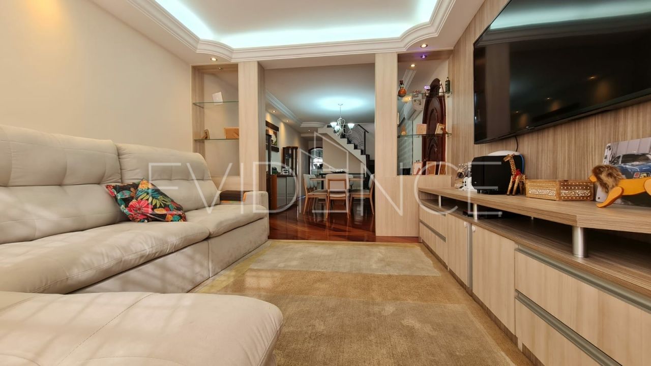 Casa Assobradada com 300m², 3 dormitórios, 1 suíte, 4 vagas no bairro Vila Costa Melo em São Paulo