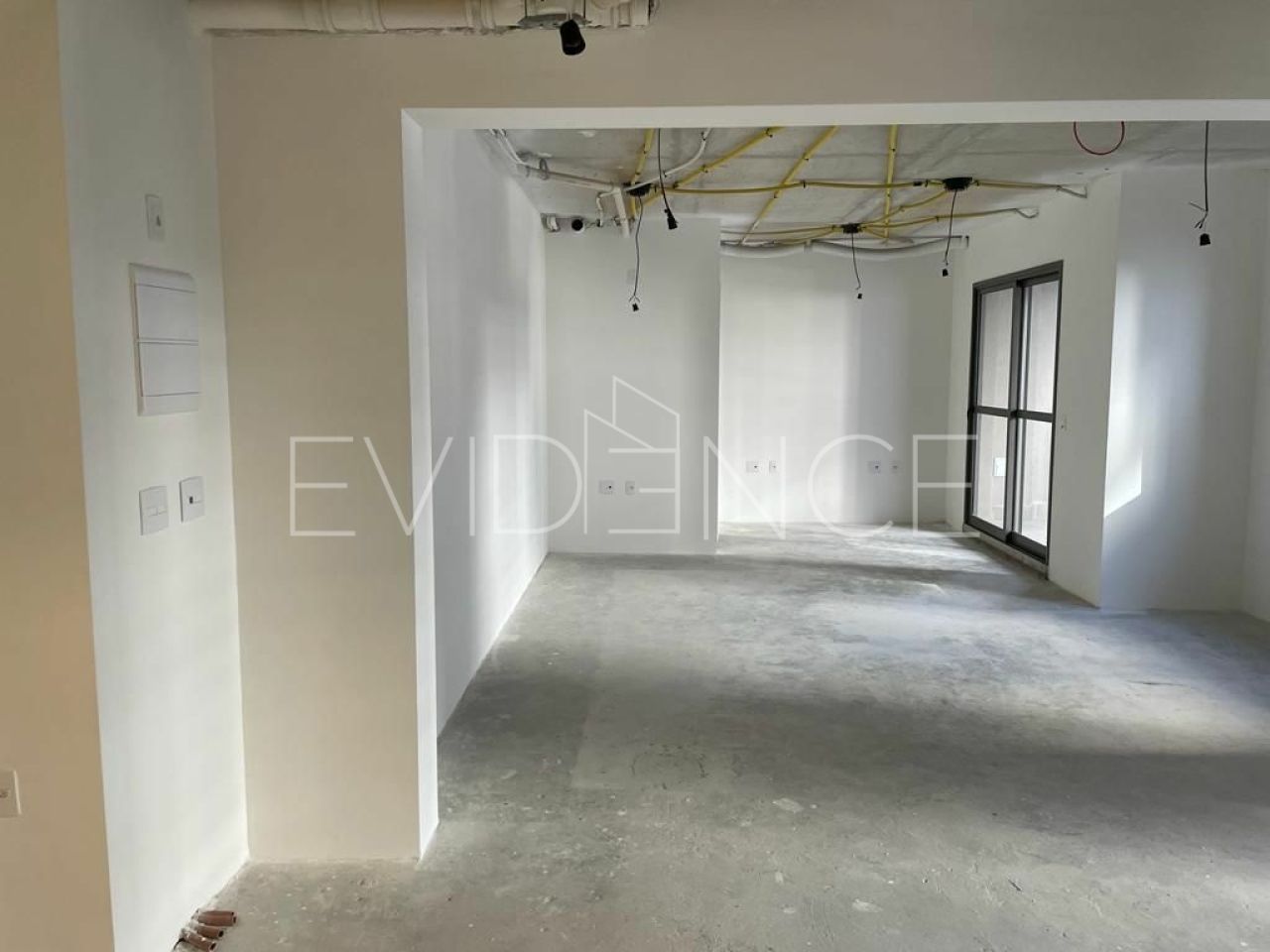 Sala com 80m², 1 vaga no bairro Indianópolis em São Paulo