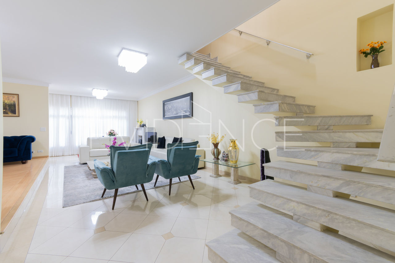 Casa Assobradada com 333m², 3 dormitórios, 3 suítes, 6 vagas no bairro Penha de França em São Paulo