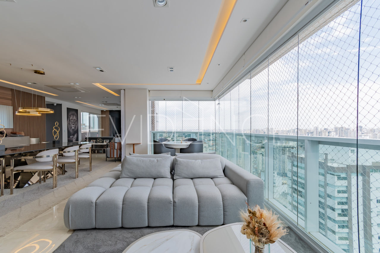 Cobertura com 406m², 4 dormitórios, 4 suítes, 5 vagas no bairro Anália Franco em São Paulo