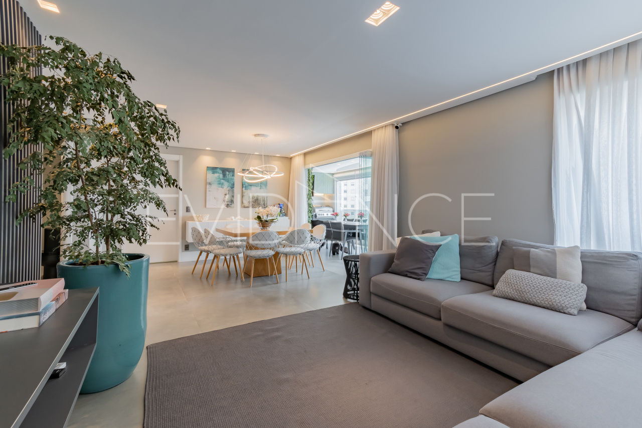 Apartamento com 165m², 3 dormitórios, 3 suítes, 3 vagas no bairro Brooklin Novo em São Paulo