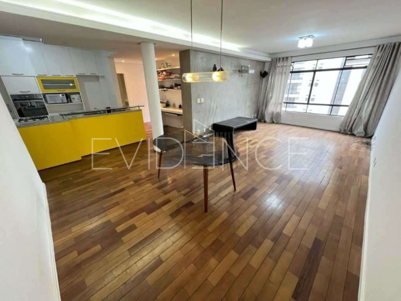 Apartamento com 110m², 2 dormitórios, 1 suíte, 1 vaga no bairro Cerqueira César em São Paulo