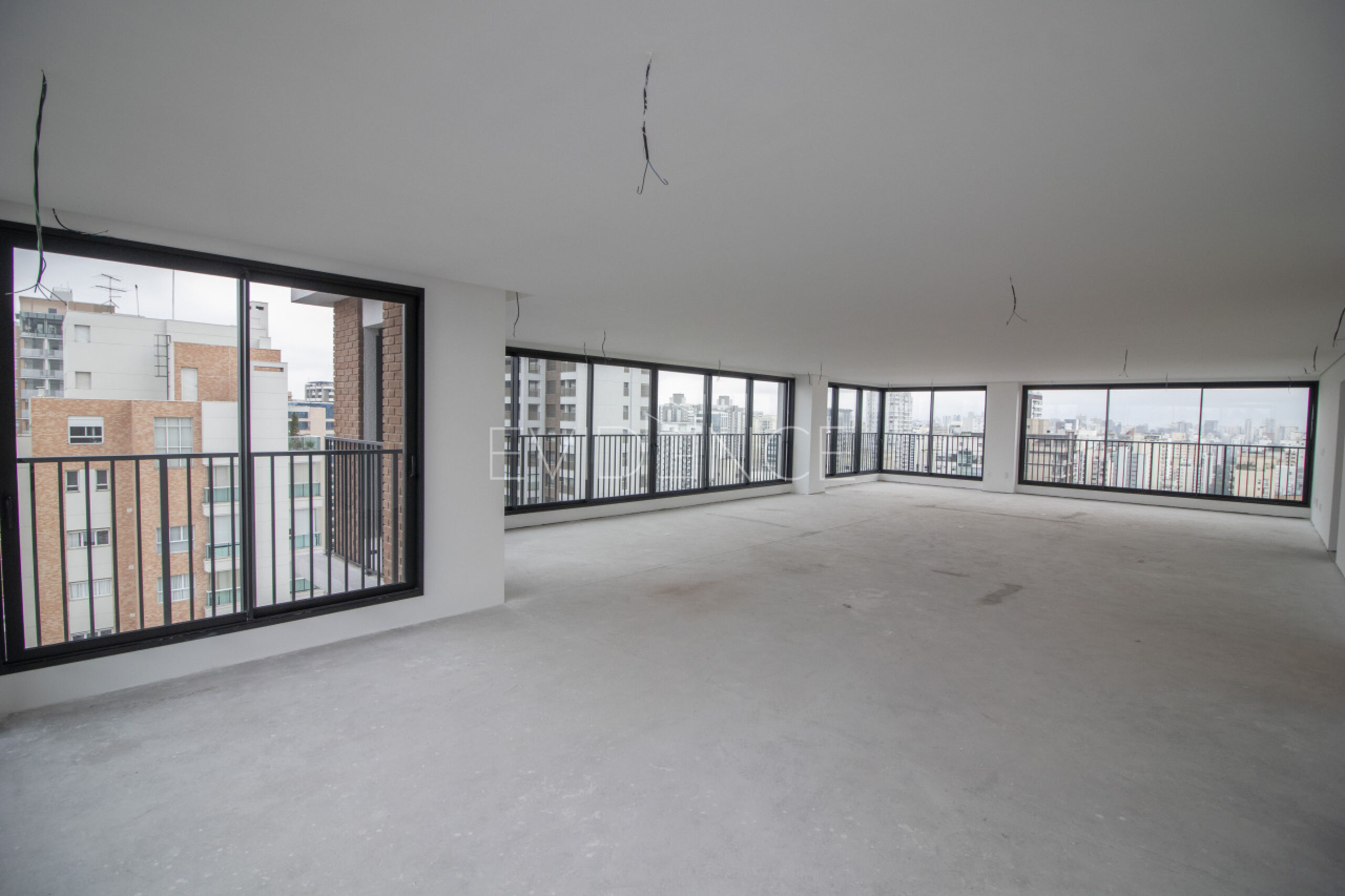 Apartamento com 375m², 4 dormitórios, 4 suítes, 5 vagas no bairro Moema em São Paulo