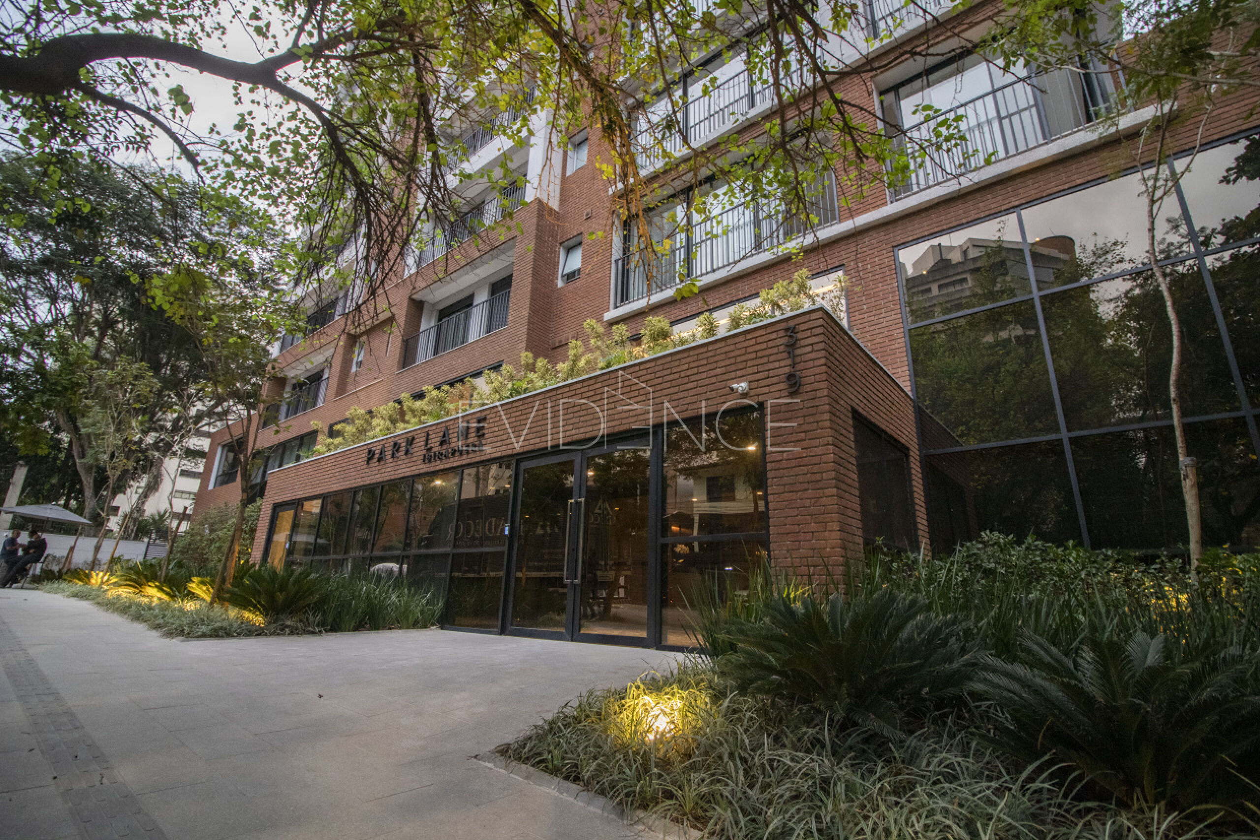 Apartamento com 375m², 4 dormitórios, 4 suítes, 6 vagas no bairro Moema em São Paulo