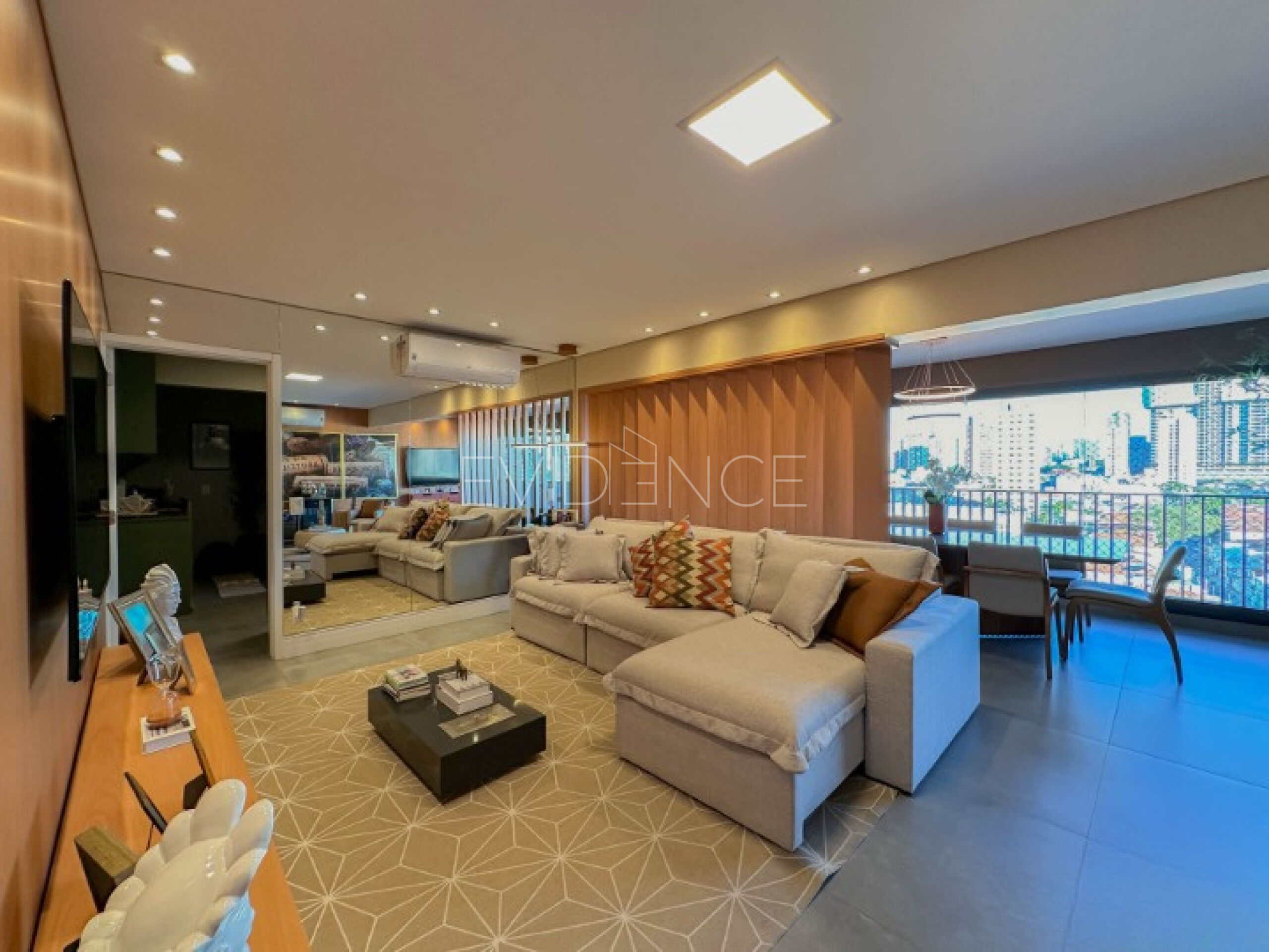 Apartamento com 125m², 2 dormitórios, 2 suítes, 2 vagas no bairro Tatuapé em São Paulo