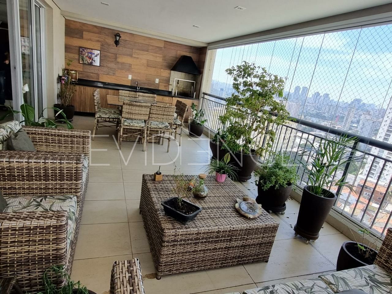 Apartamento com 192m², 3 dormitórios, 3 suítes, 3 vagas no bairro Tatuapé em São Paulo