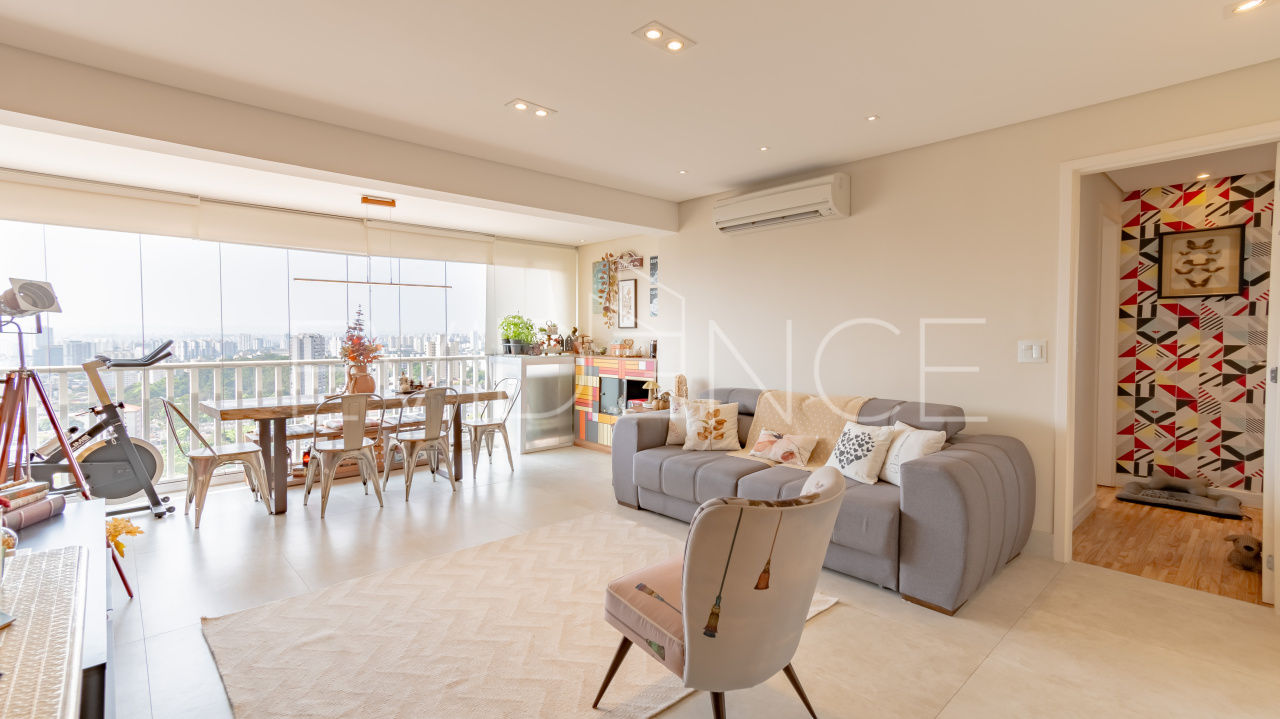 Apartamento com 95m², 2 dormitórios, 2 suítes, 2 vagas no bairro Cambuci em São Paulo