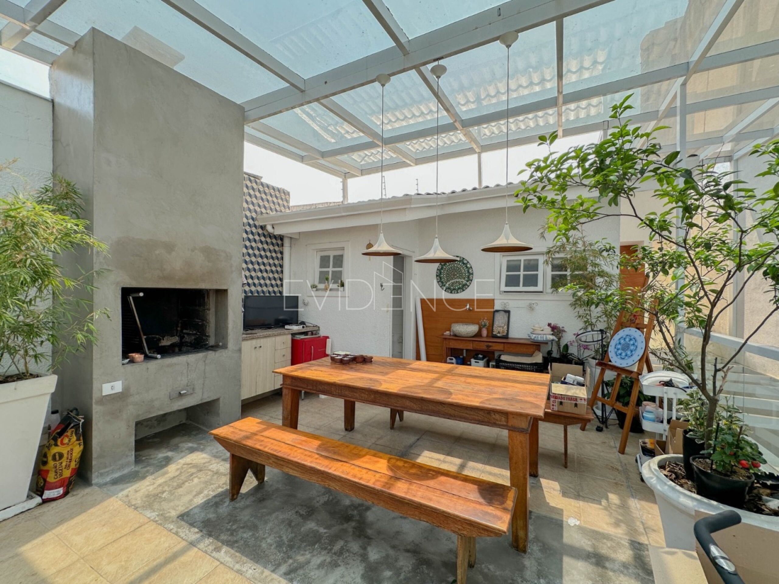 Casa Assobradada com 233m², 3 dormitórios, 2 suítes, 4 vagas no bairro Bosque da Saúde em São Paulo