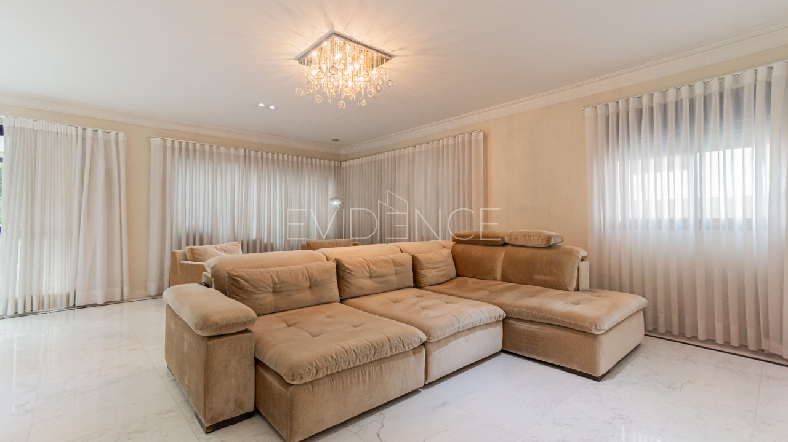 Apartamento com 190m², 3 dormitórios, 3 suítes, 4 vagas no bairro Anália Franco em São Paulo