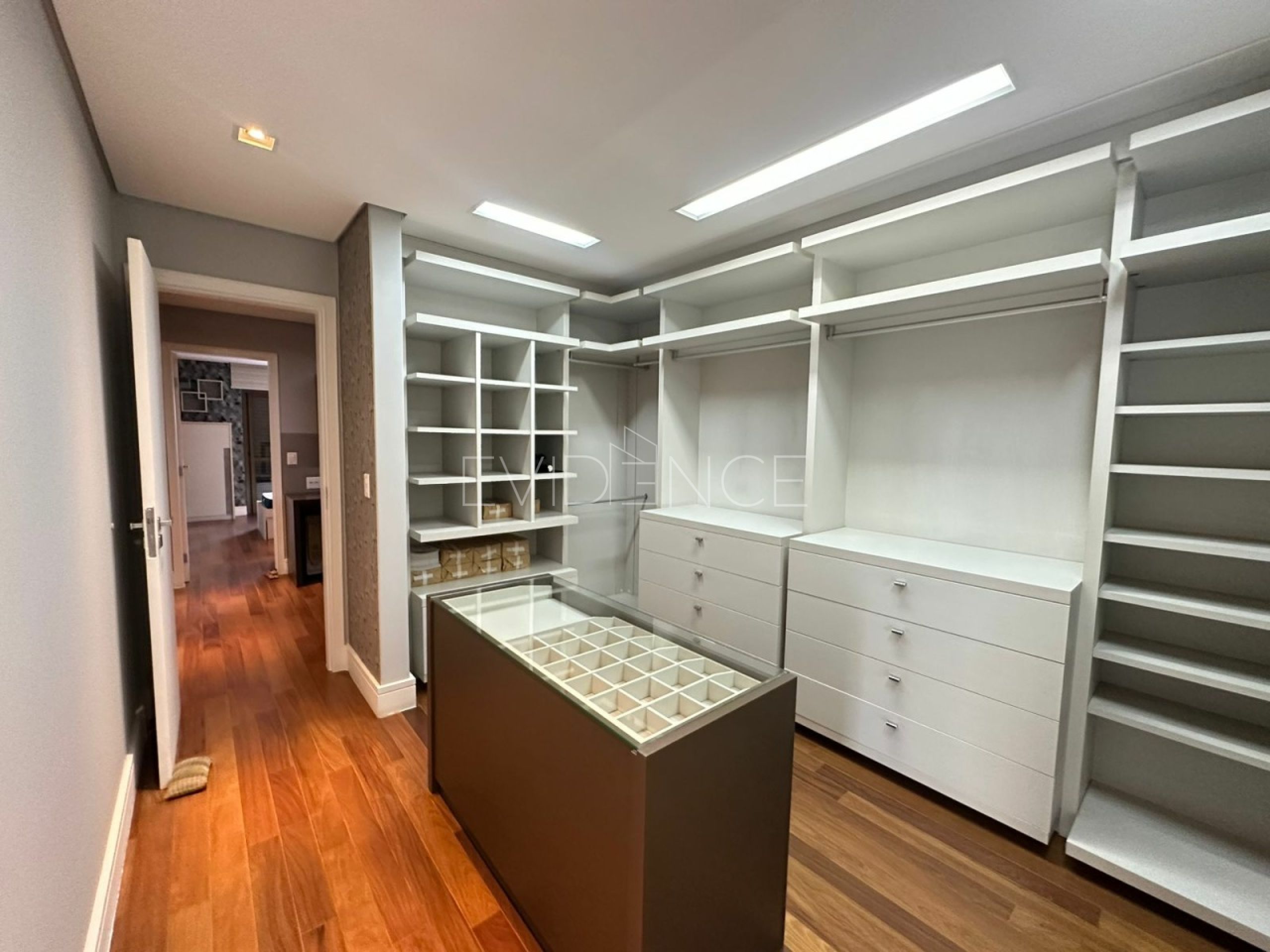 Apartamento com 258m², 4 dormitórios, 2 suítes no bairro Jardim Anália Franco em São Paulo
