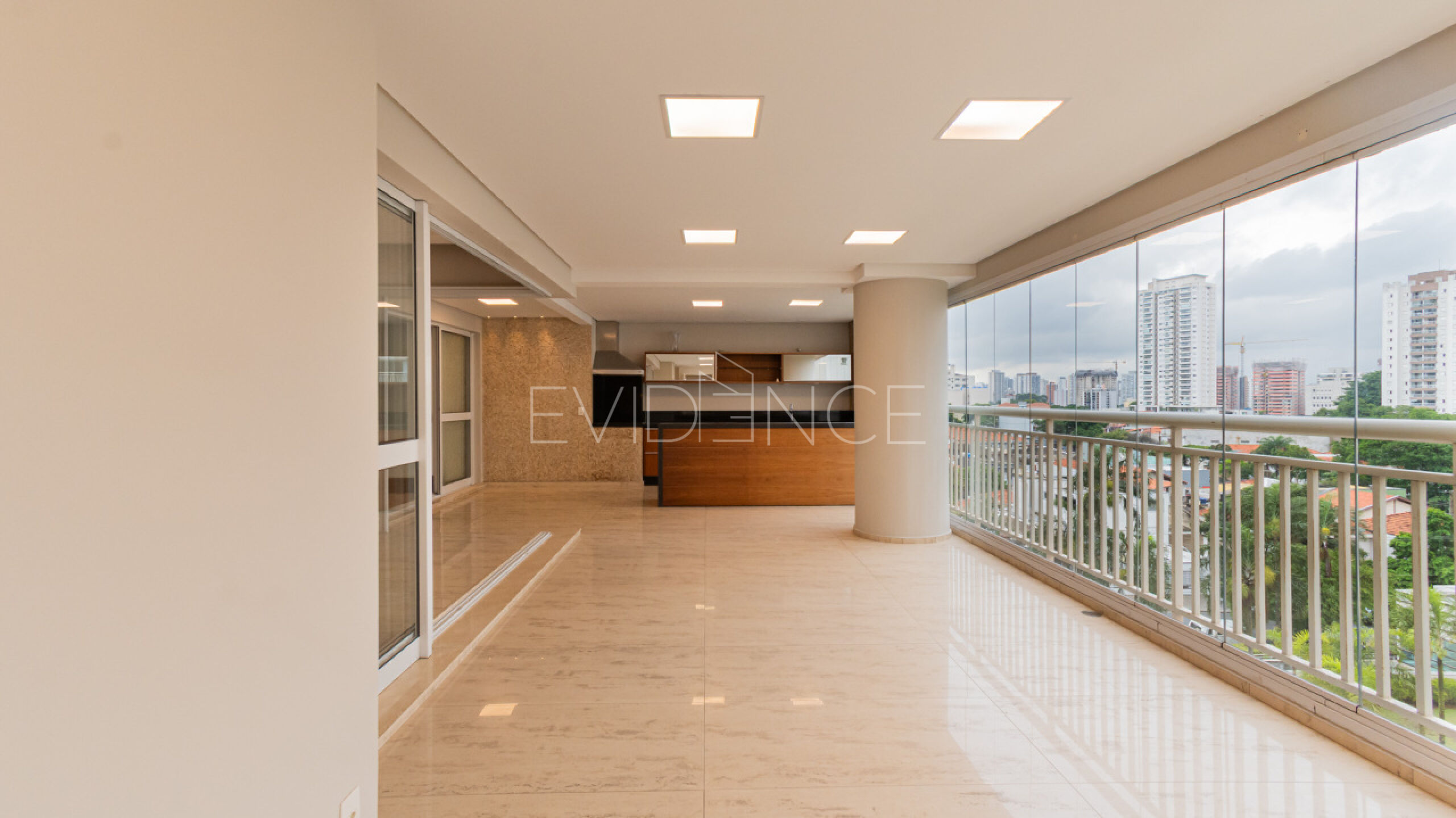 Apartamento com 242m², 3 dormitórios, 3 suítes, 4 vagas no bairro Tatuapé em São Paulo