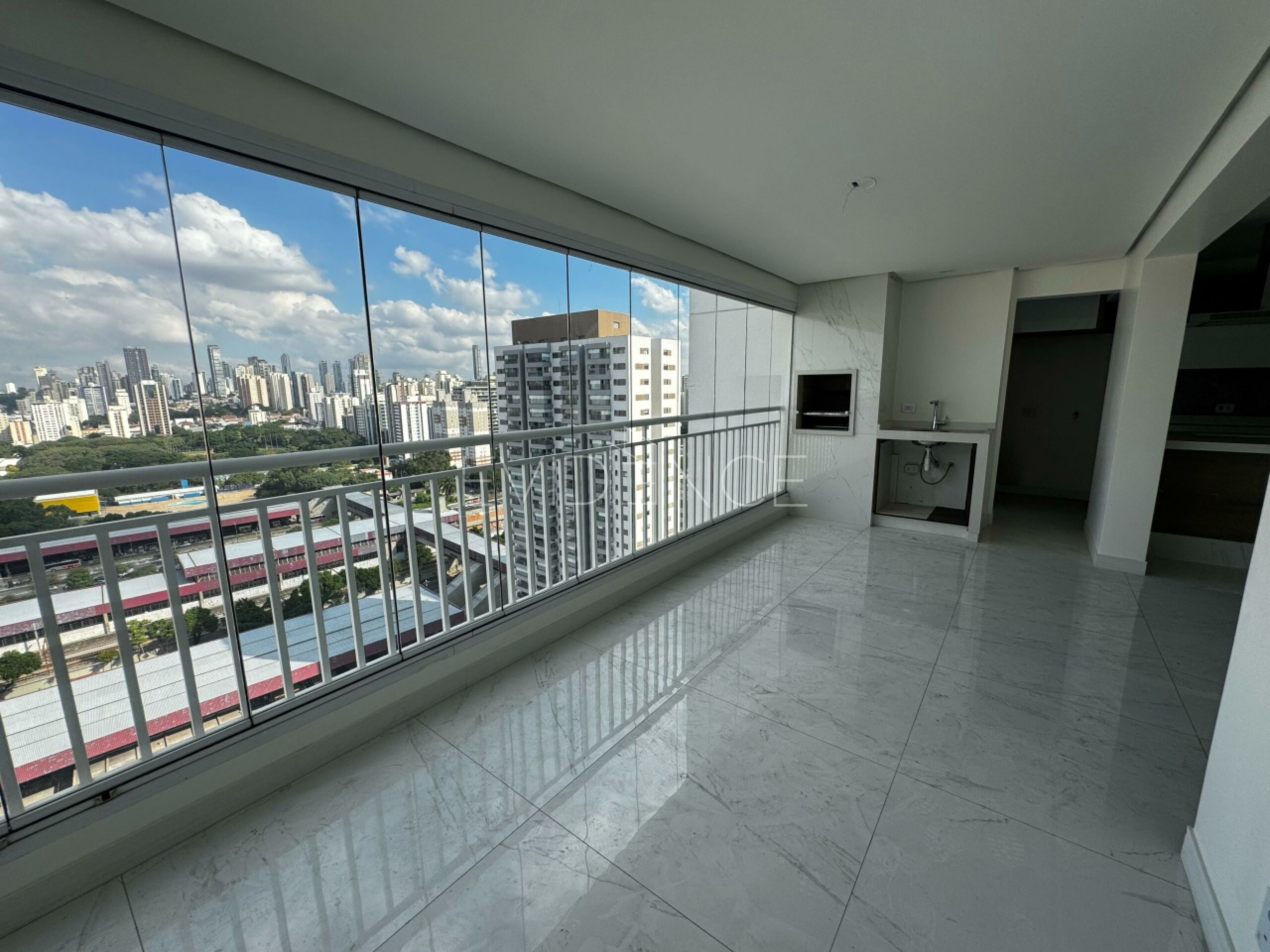 Apartamento com 89m², 2 dormitórios, 1 suíte, 2 vagas no bairro Tatuapé em São Paulo