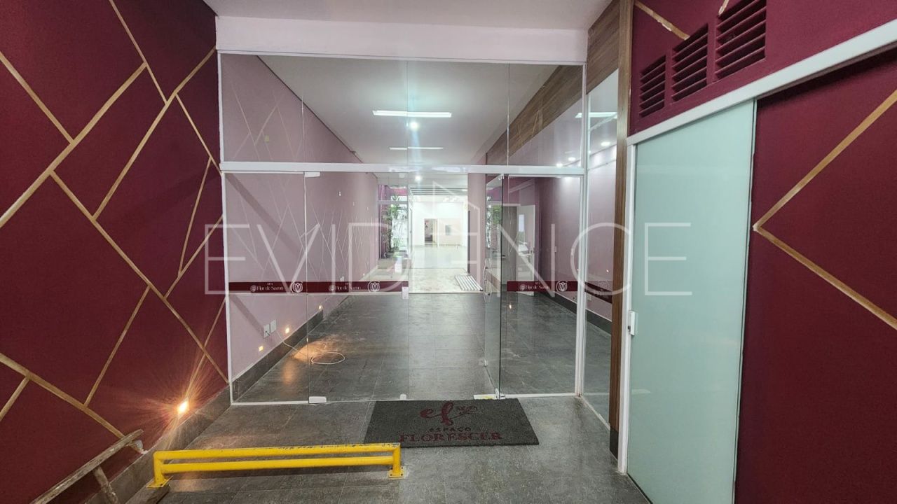 Loja com 300m², 2 vagas no bairro Vila Gomes Cardim em São Paulo