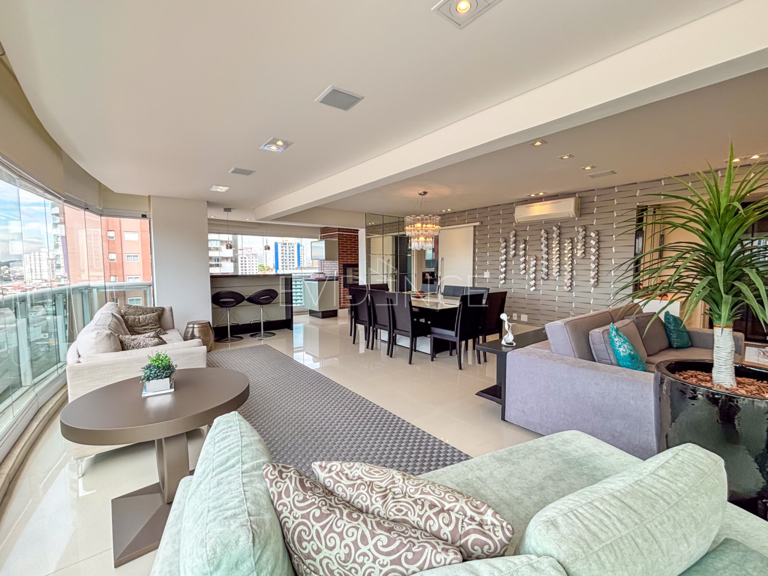 Apartamento com 180m², 3 dormitórios, 3 suítes, 4 vagas no bairro Jardim Anália Franco em São Paulo