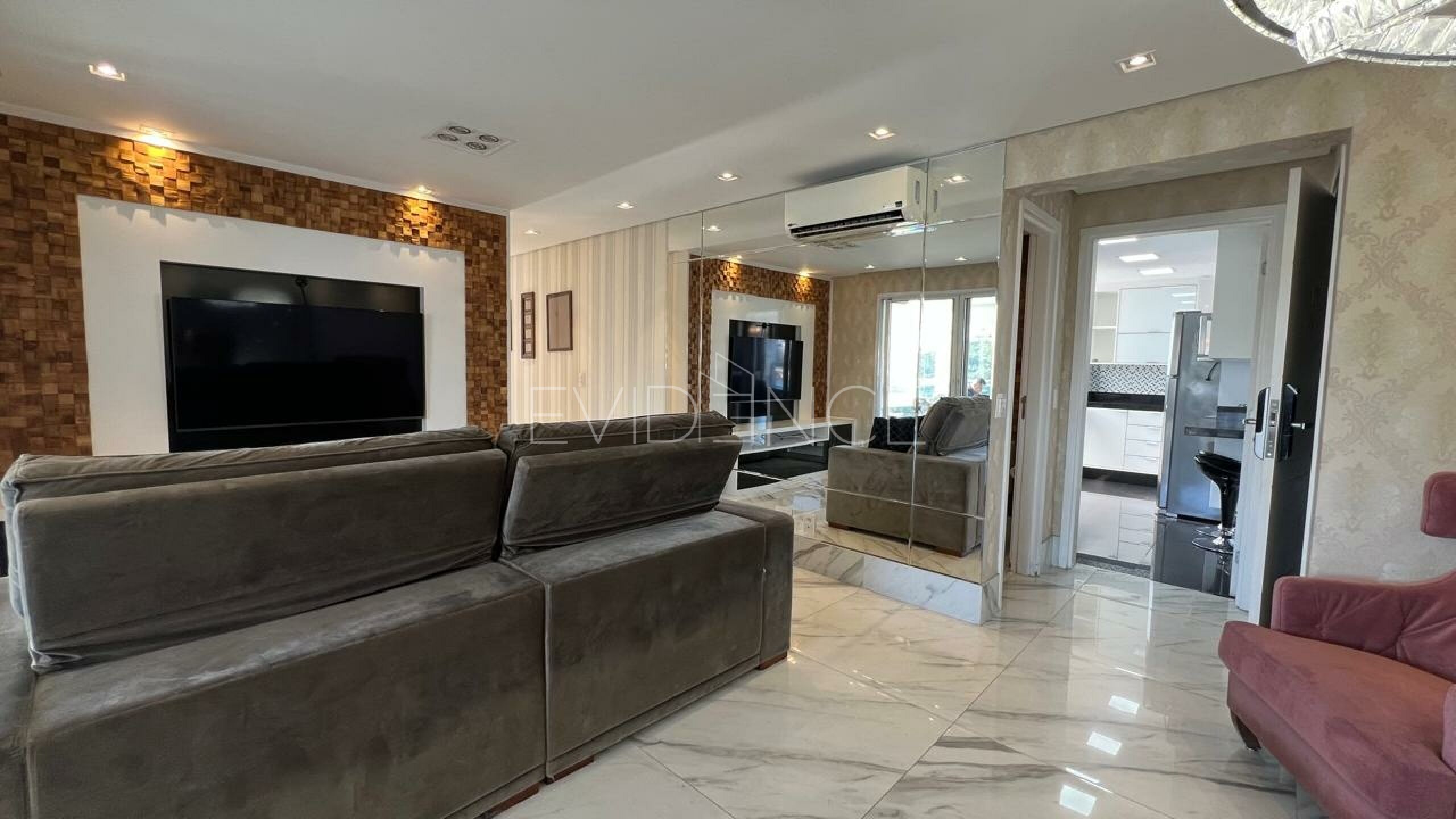 Apartamento com 109m², 3 dormitórios, 1 suíte, 2 vagas no bairro Anália Franco em São Paulo