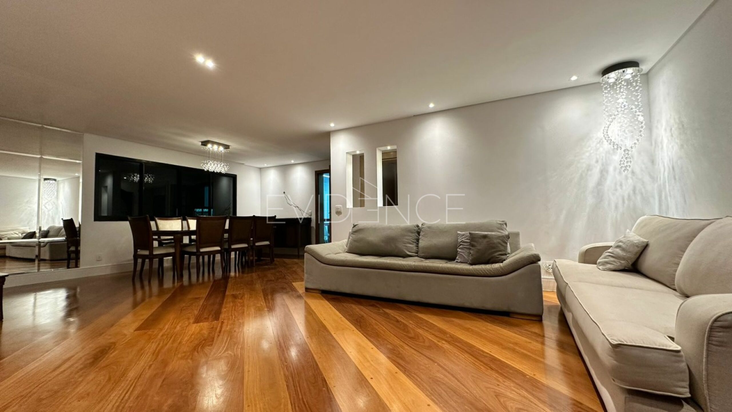 Apartamento com 220m², 3 dormitórios, 3 suítes, 3 vagas no bairro Anália Franco em São Paulo