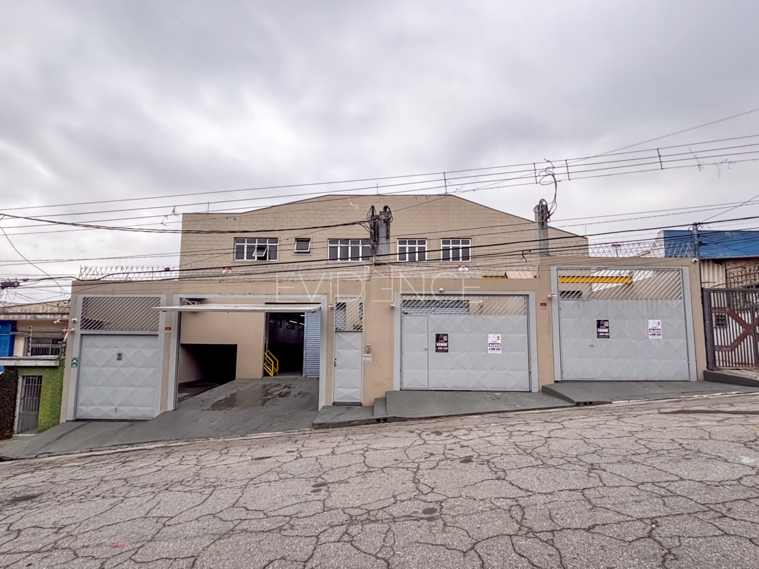 Galpão com 1.500m² no bairro Vila Antonieta em São Paulo