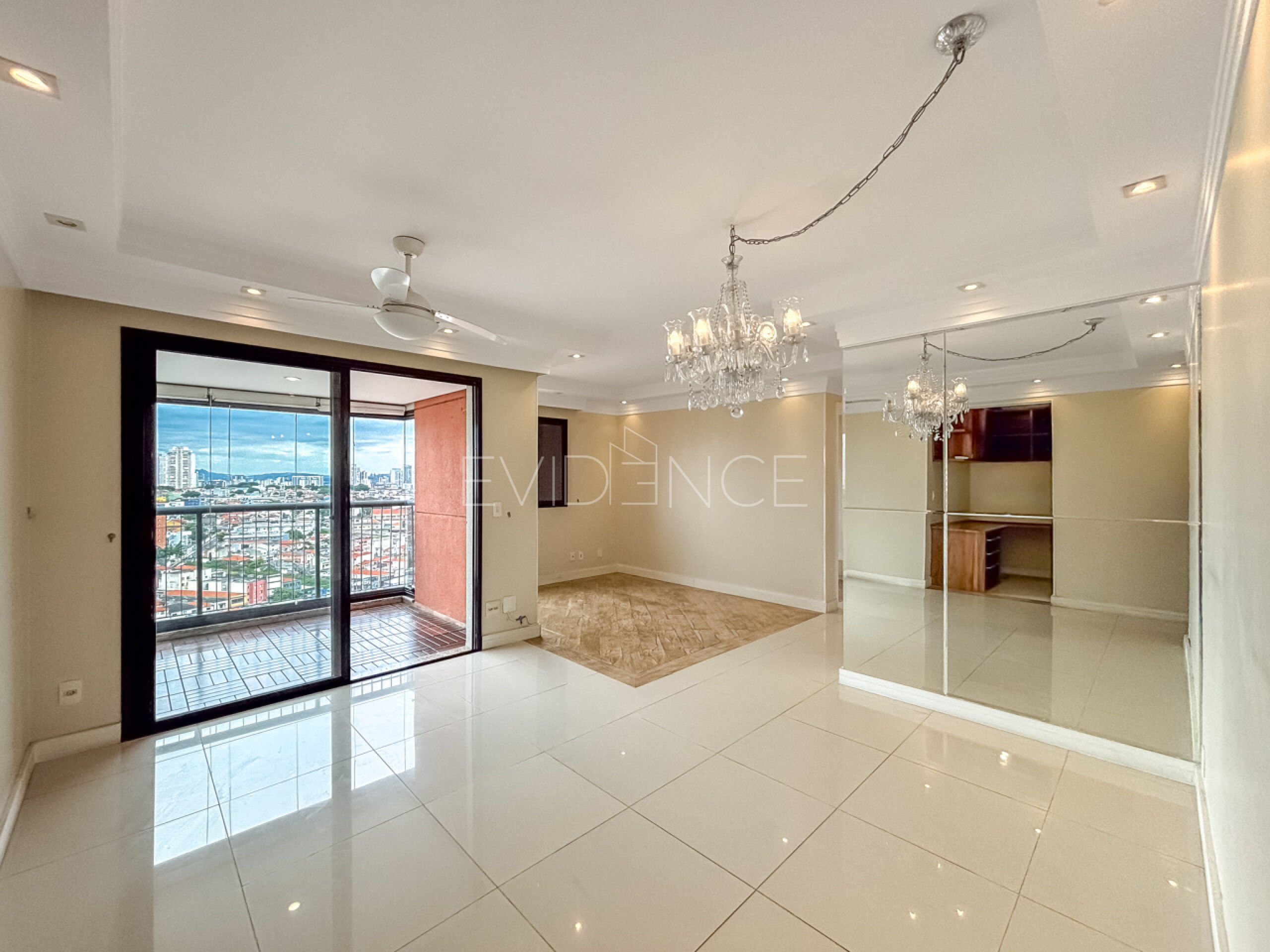 Apartamento com 70m², 2 dormitórios, 1 suíte, 2 vagas no bairro Vila Regente Feijó em São Paulo