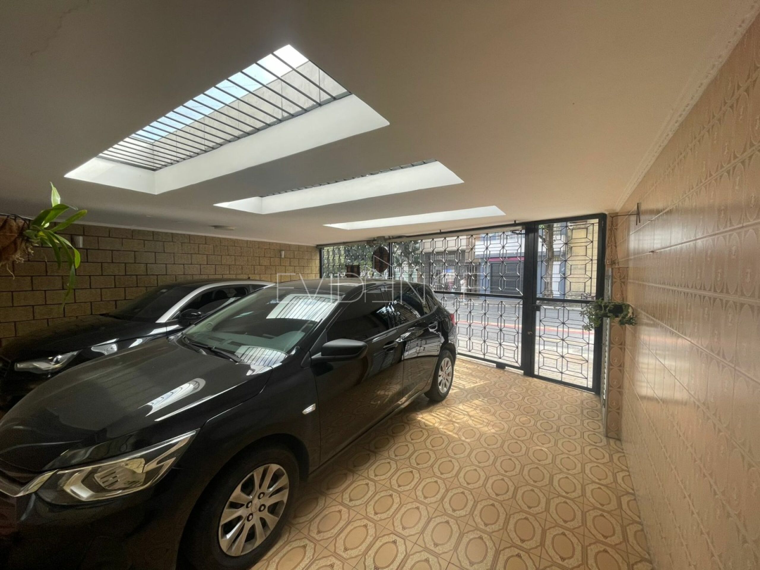 Sobrado com 160m², 4 dormitórios, 1 suíte, 2 vagas no bairro Anália Franco em São Paulo