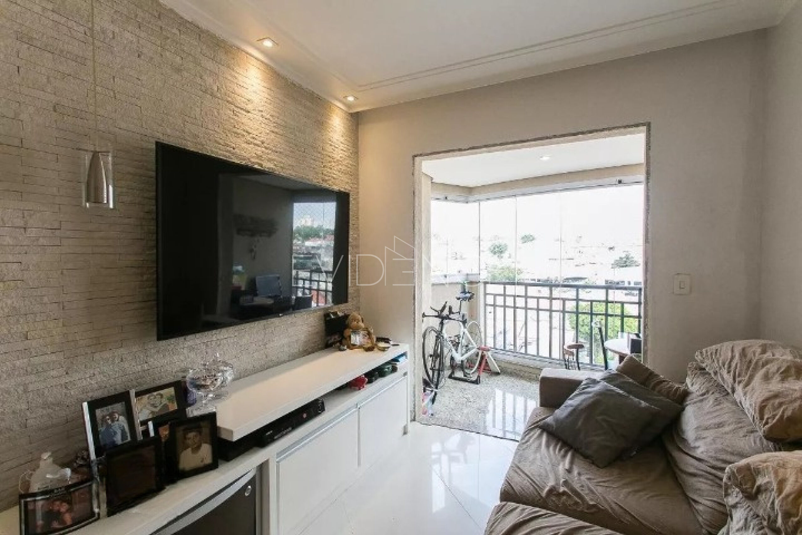 Apartamento com 86m², 3 dormitórios, 1 suíte, 2 vagas no bairro Vila Regente Feijó em São Paulo