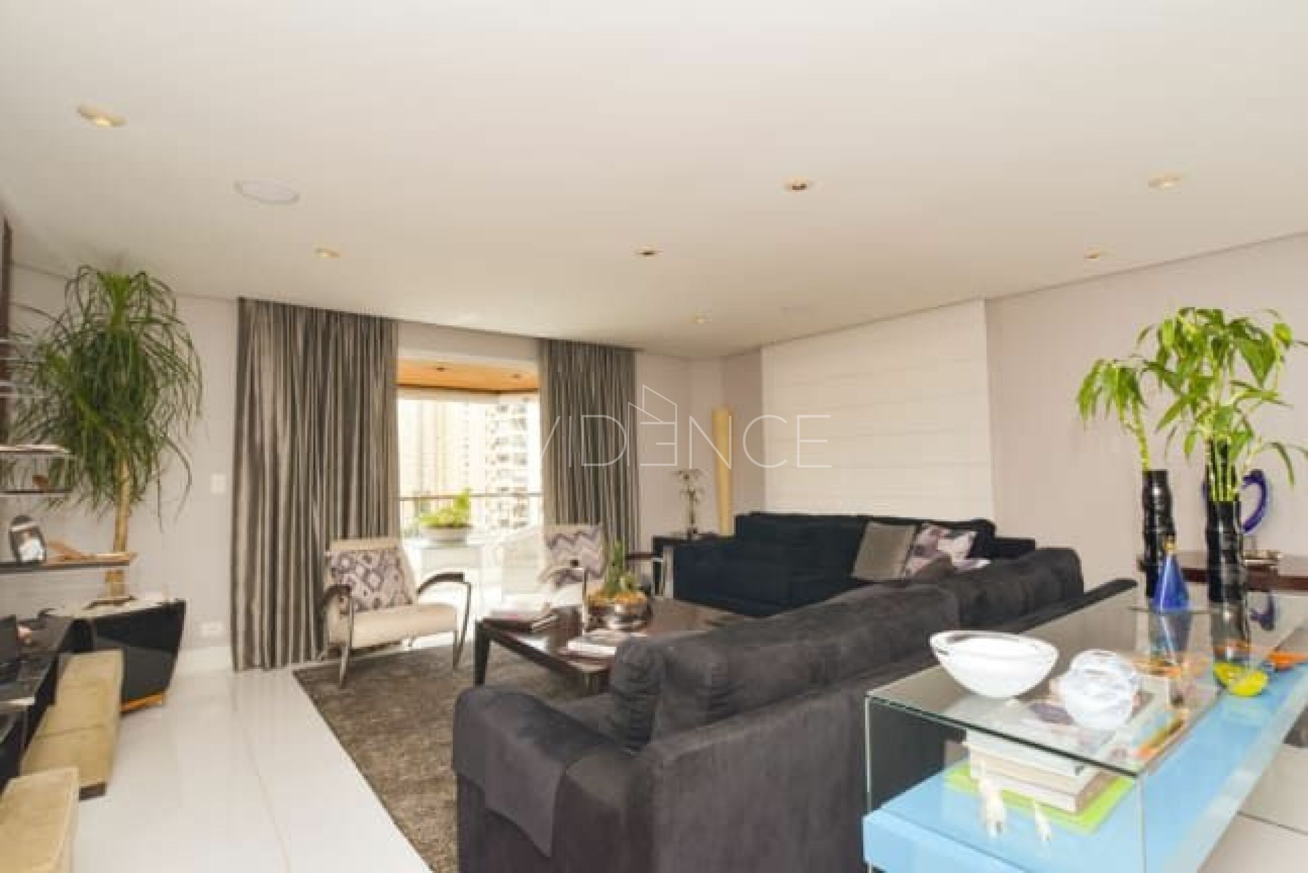 Apartamento com 320m², 4 dormitórios, 2 suítes, 4 vagas no bairro Tatuapé em São Paulo