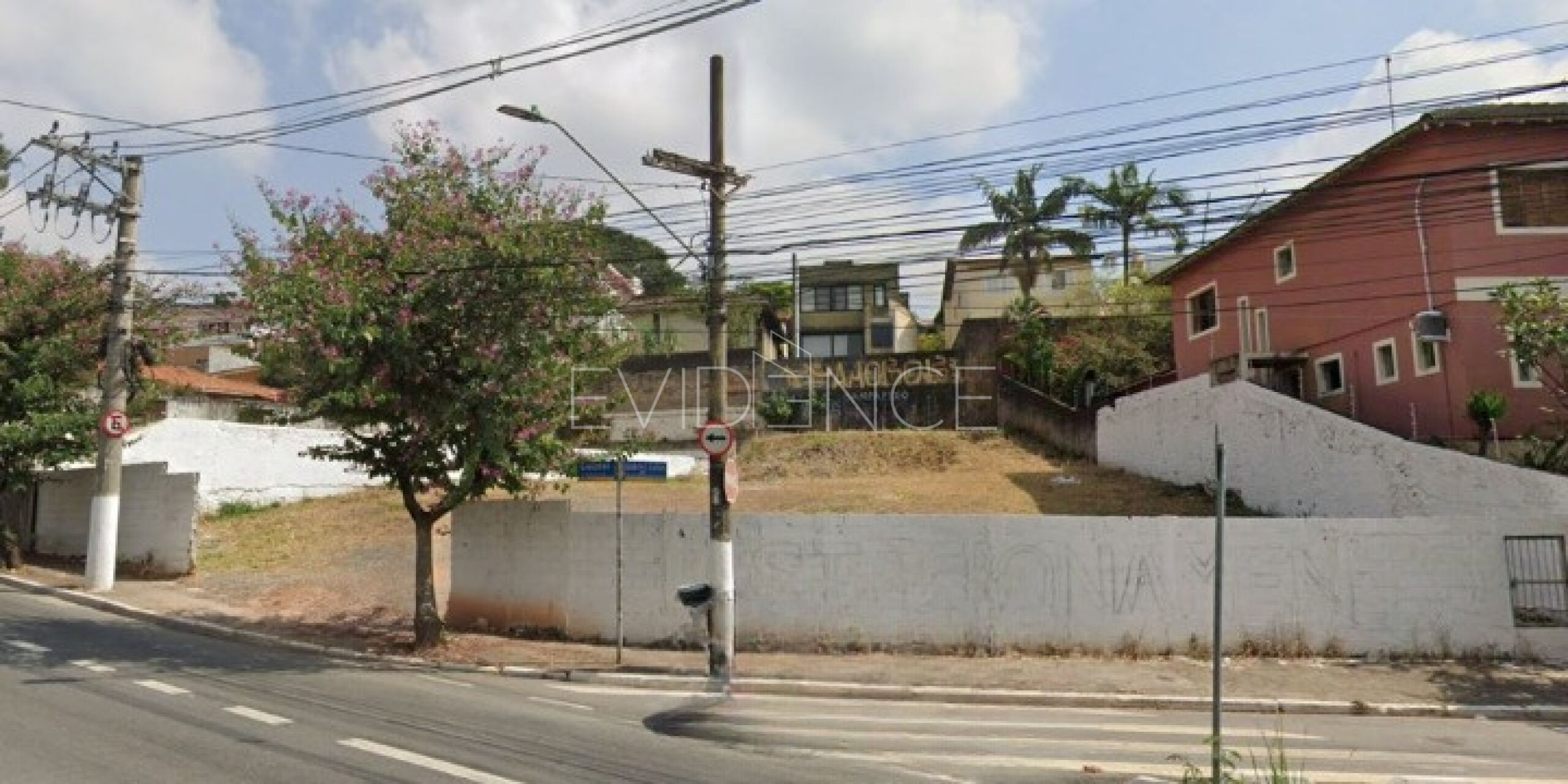 Terreno com 741m² no bairro Morumbi em São Paulo